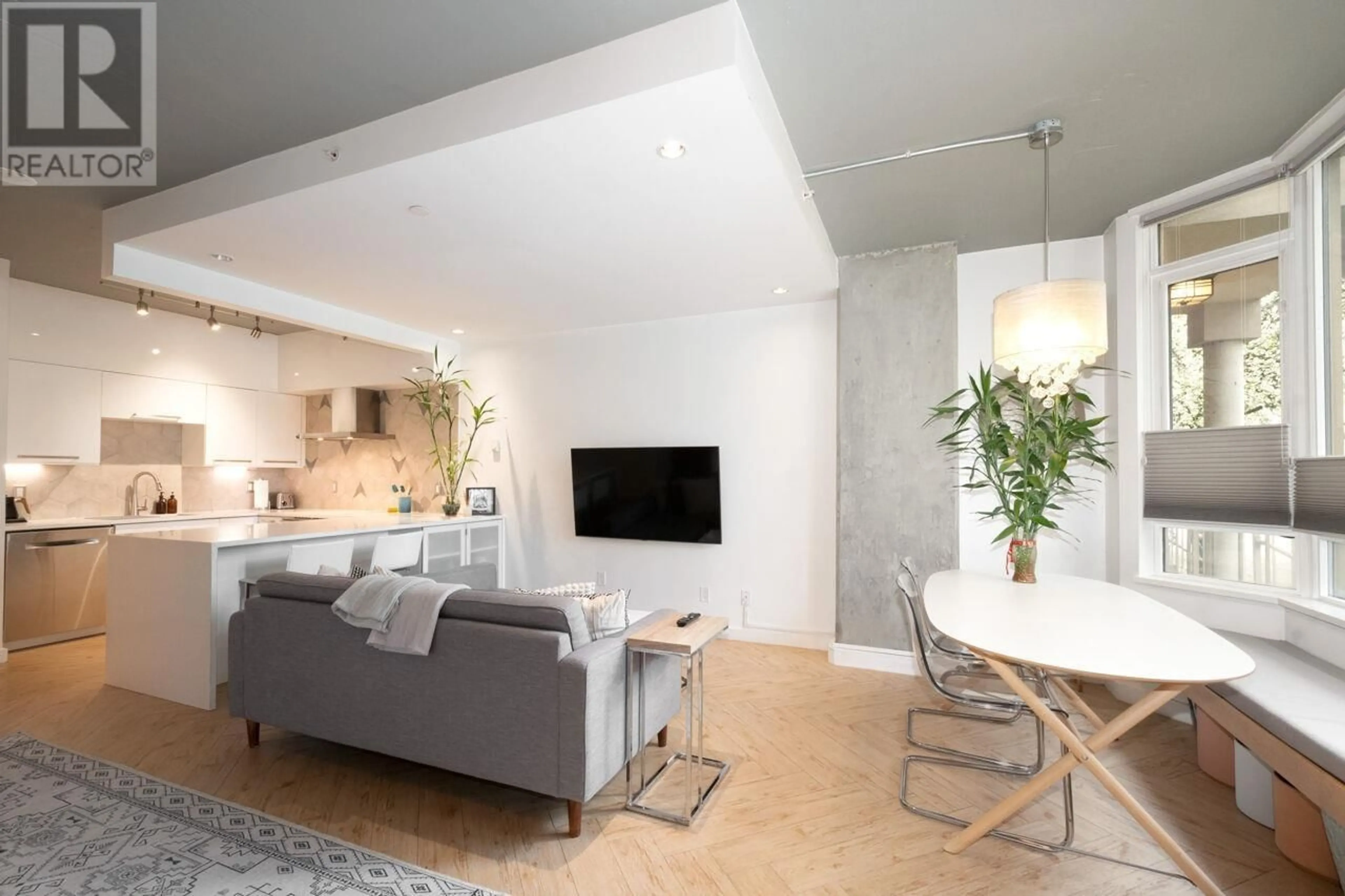 Living room with furniture, unknown for 1190 RICHARDS STREET, Vancouver British Columbia V6B3E6