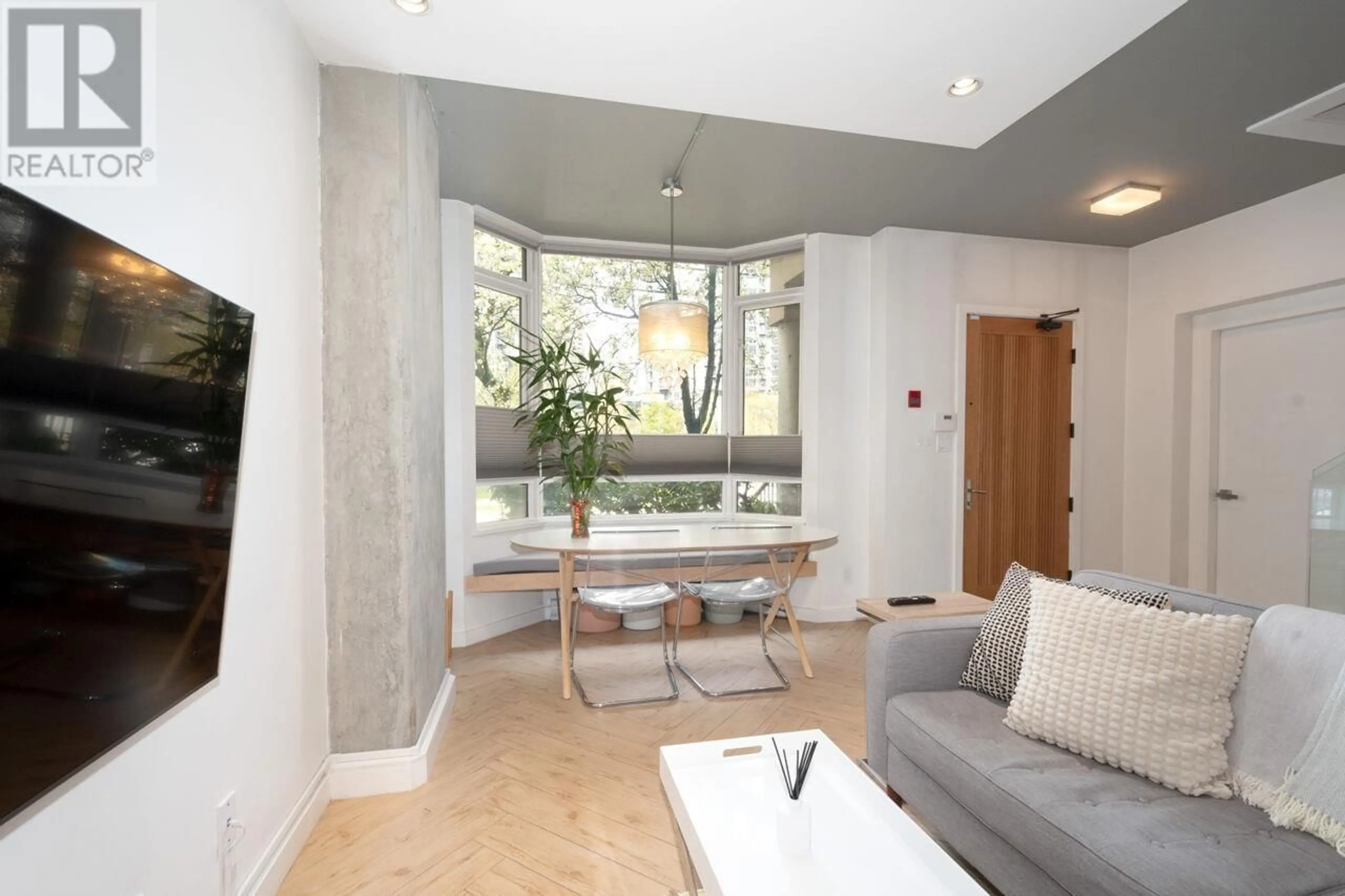 Living room with furniture, unknown for 1190 RICHARDS STREET, Vancouver British Columbia V6B3E6