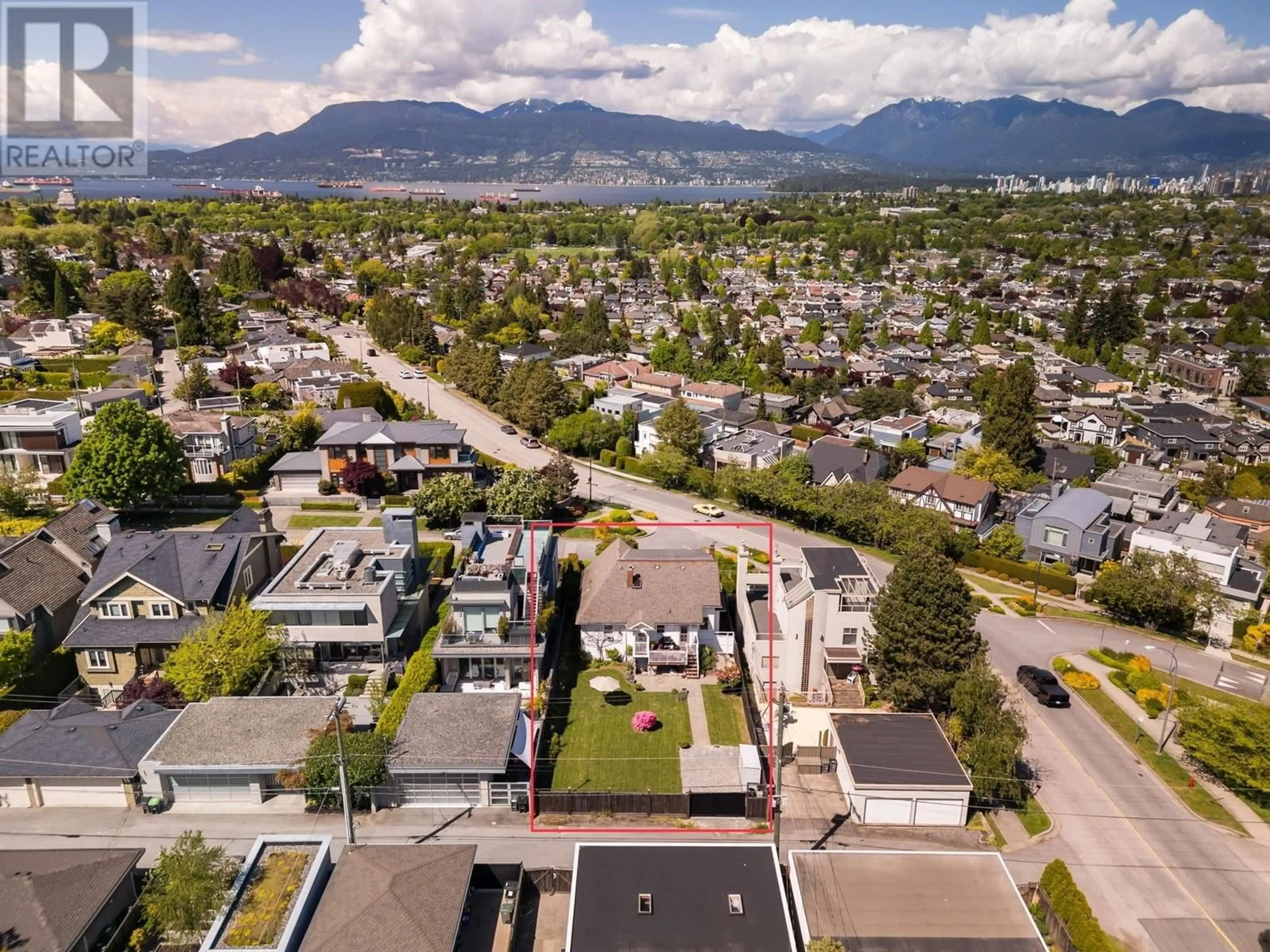 A pic from outside/outdoor area/front of a property/back of a property/a pic from drone, mountain view for 2912 27TH AVENUE, Vancouver British Columbia V6L1W3