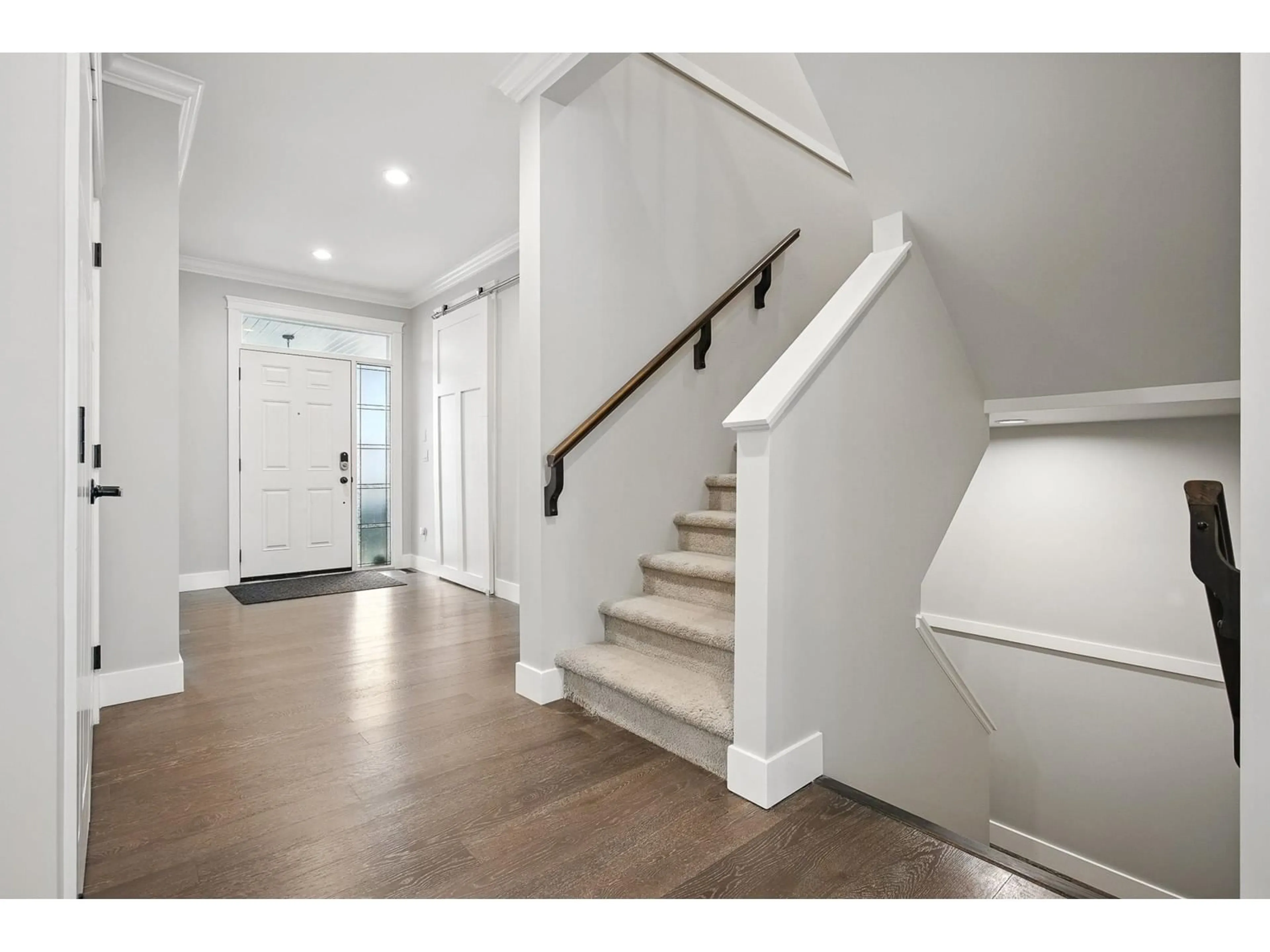 Indoor entryway for 6070 145B, Surrey British Columbia V3S4R6