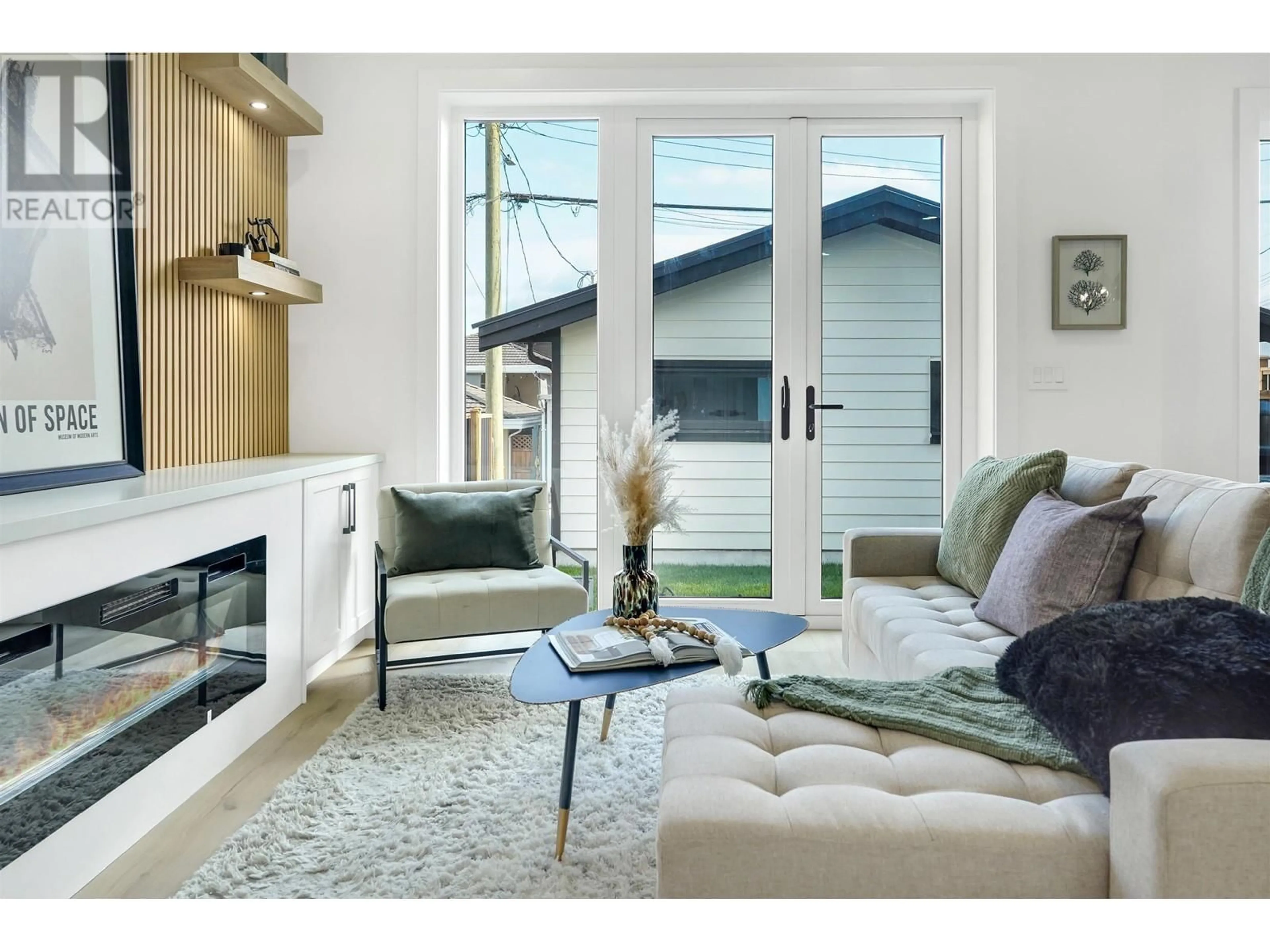Living room with furniture, unknown for 2 - 3216 VENABLES STREET, Vancouver British Columbia V5K2S6