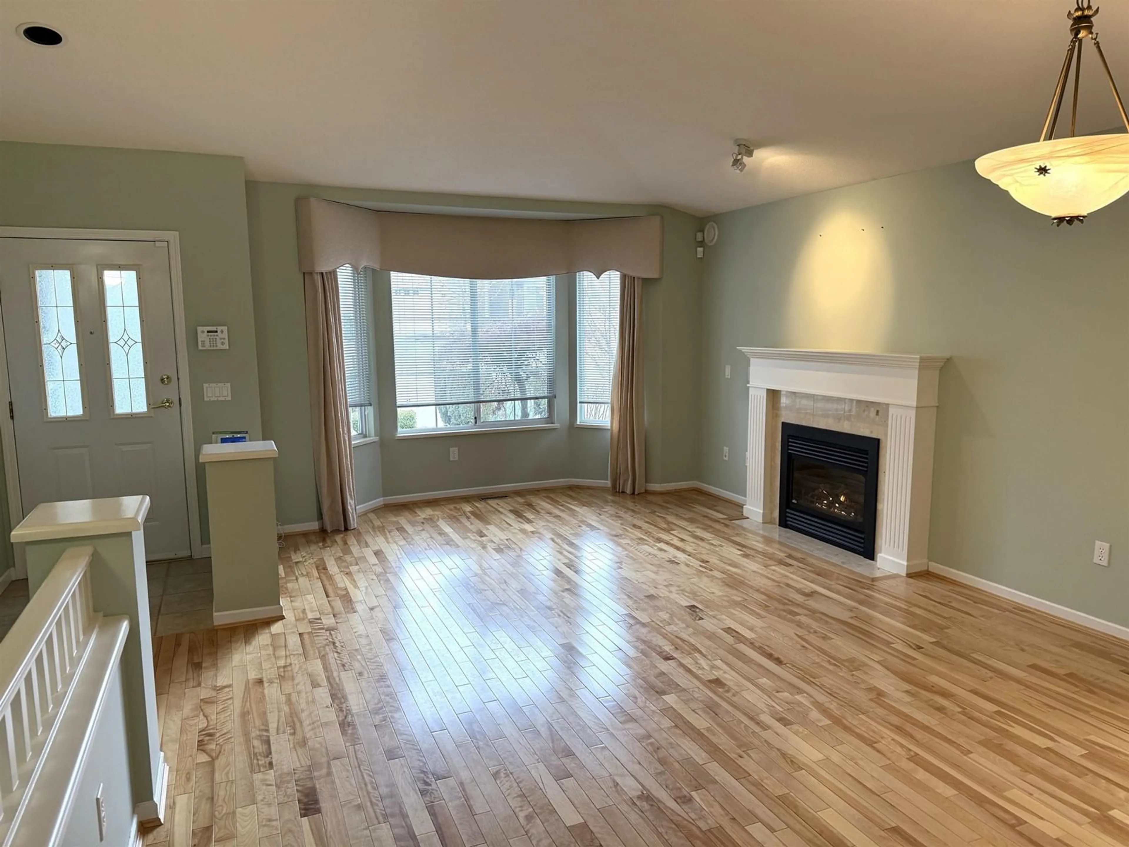 A pic of a room for 11 - 16888 80, Surrey British Columbia V4N5A1