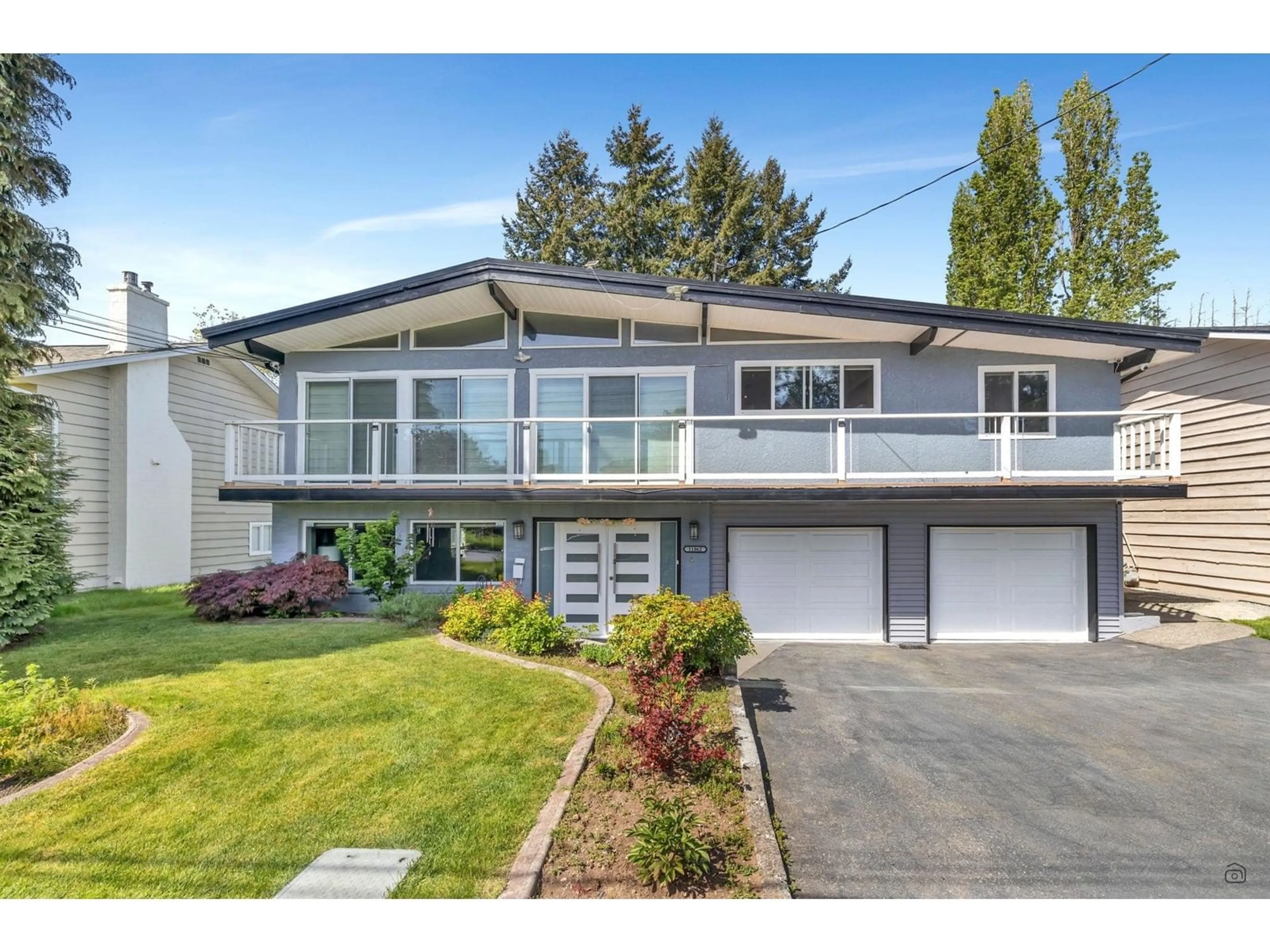 Home with vinyl exterior material, street for 11862 GILMOUR, Delta British Columbia V4C1L1