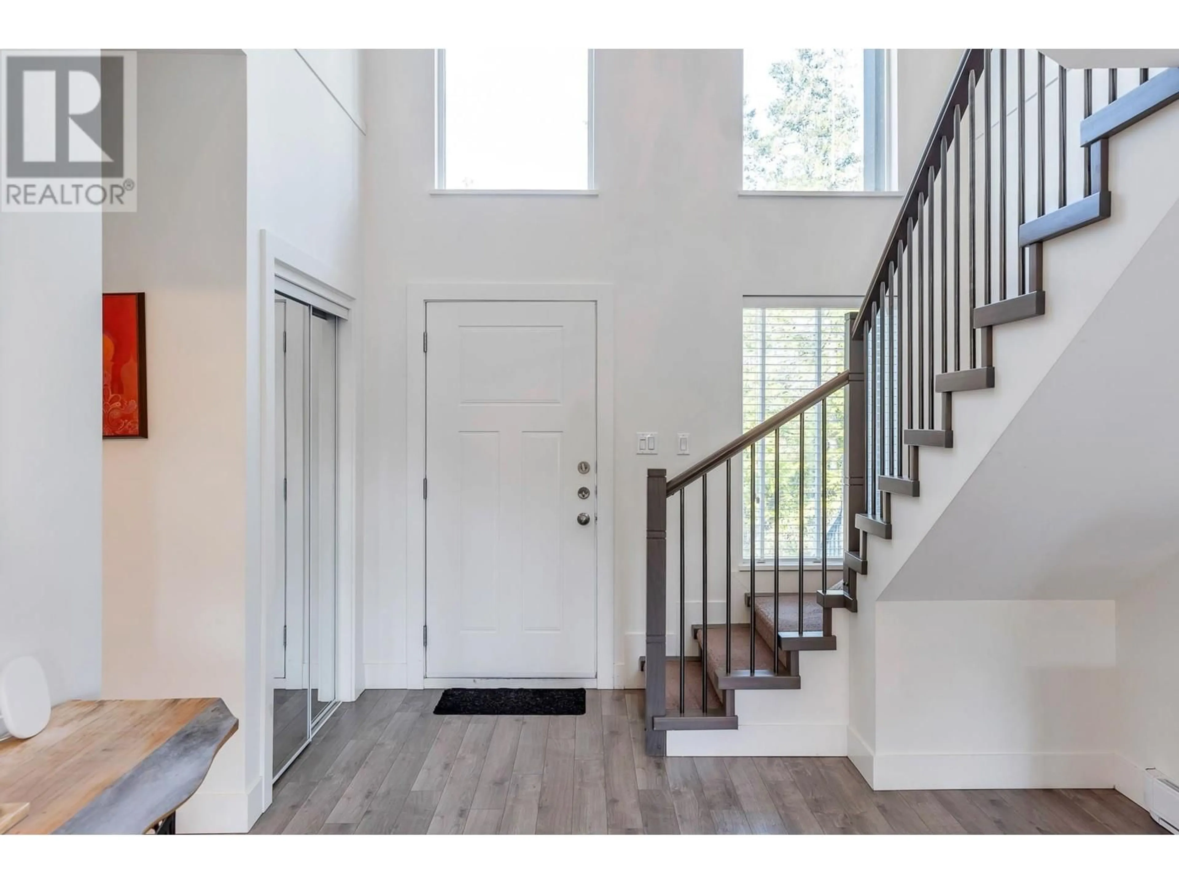 Indoor entryway for 9431 STEPHENS WAY, Halfmoon Bay British Columbia V7Z1G9