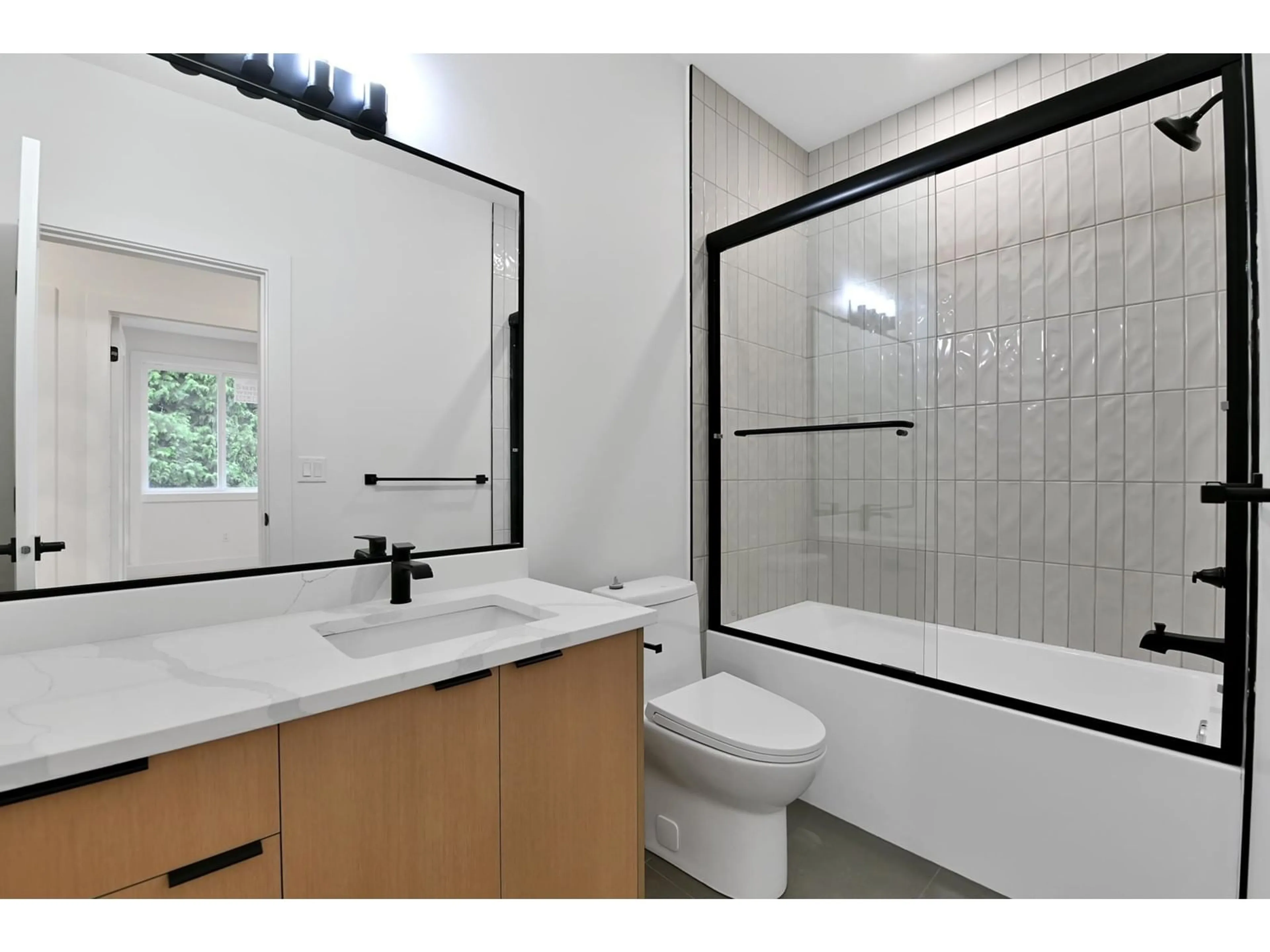 Standard bathroom, ceramic/tile floor for A - 32901 3, Mission British Columbia V2V1N2