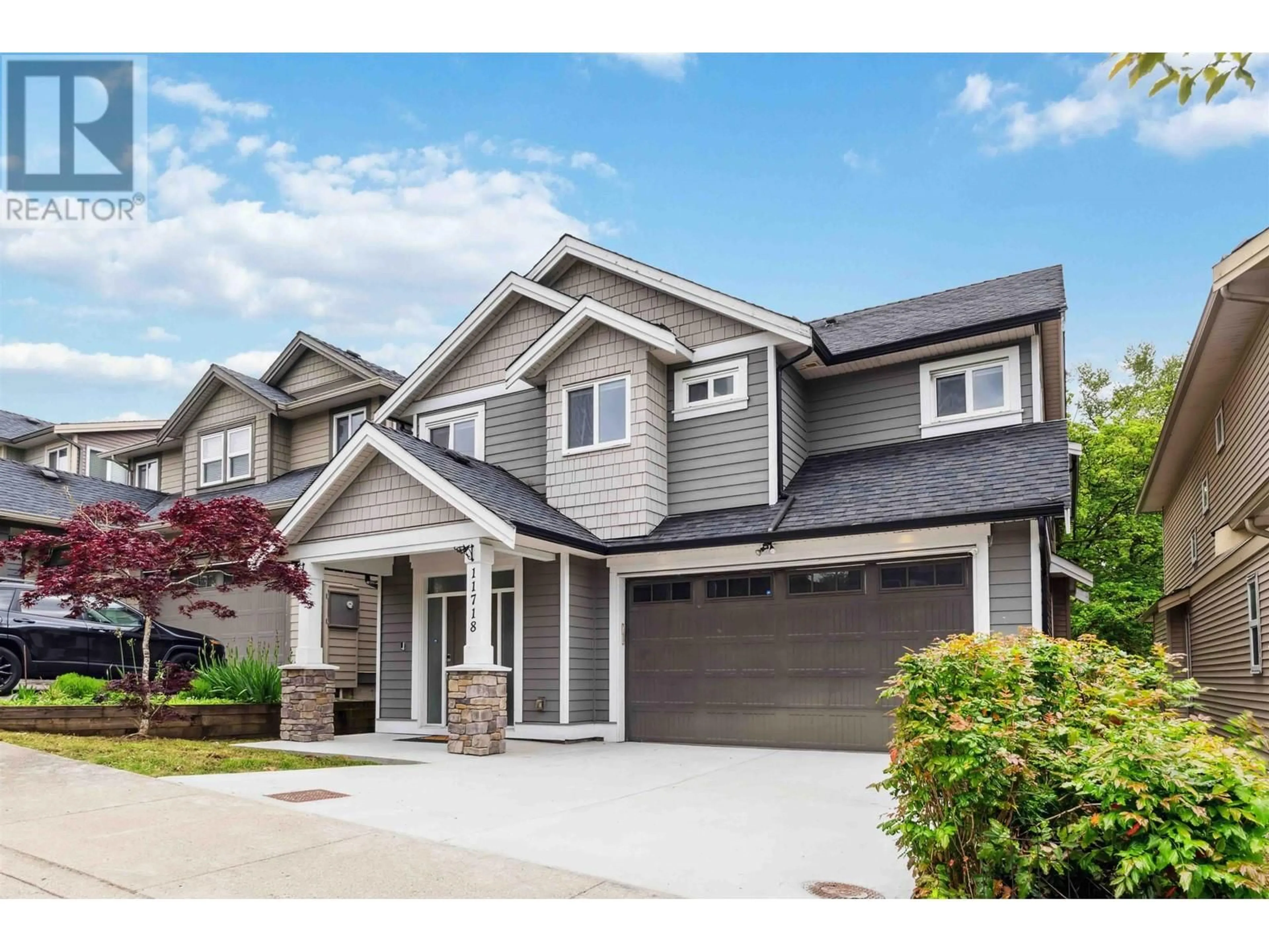Home with vinyl exterior material, street for 11718 236 STREET, Maple Ridge British Columbia V4R0E3