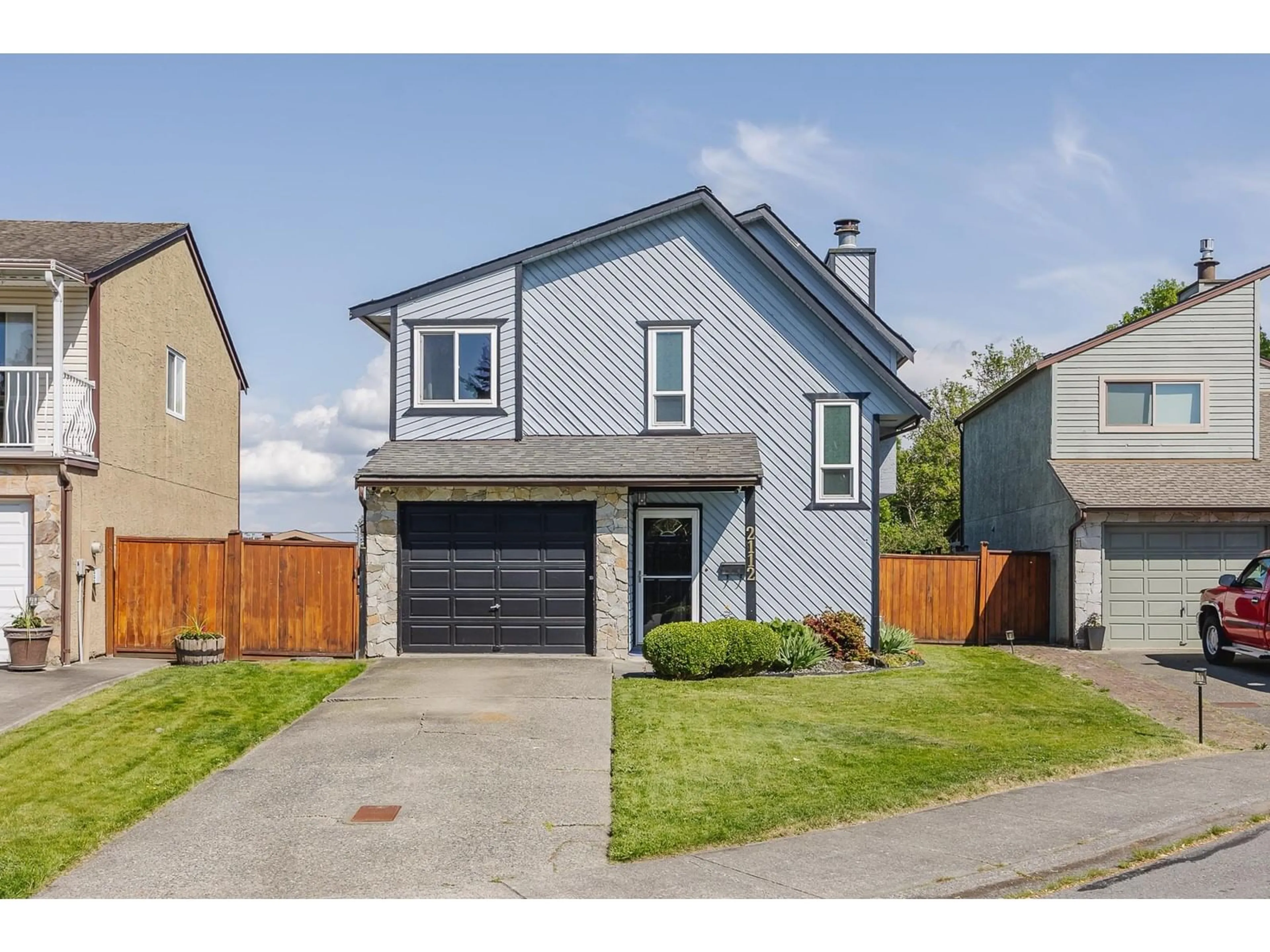 Home with vinyl exterior material, street for 2112 WINSTON, Langley British Columbia V2Y1H5