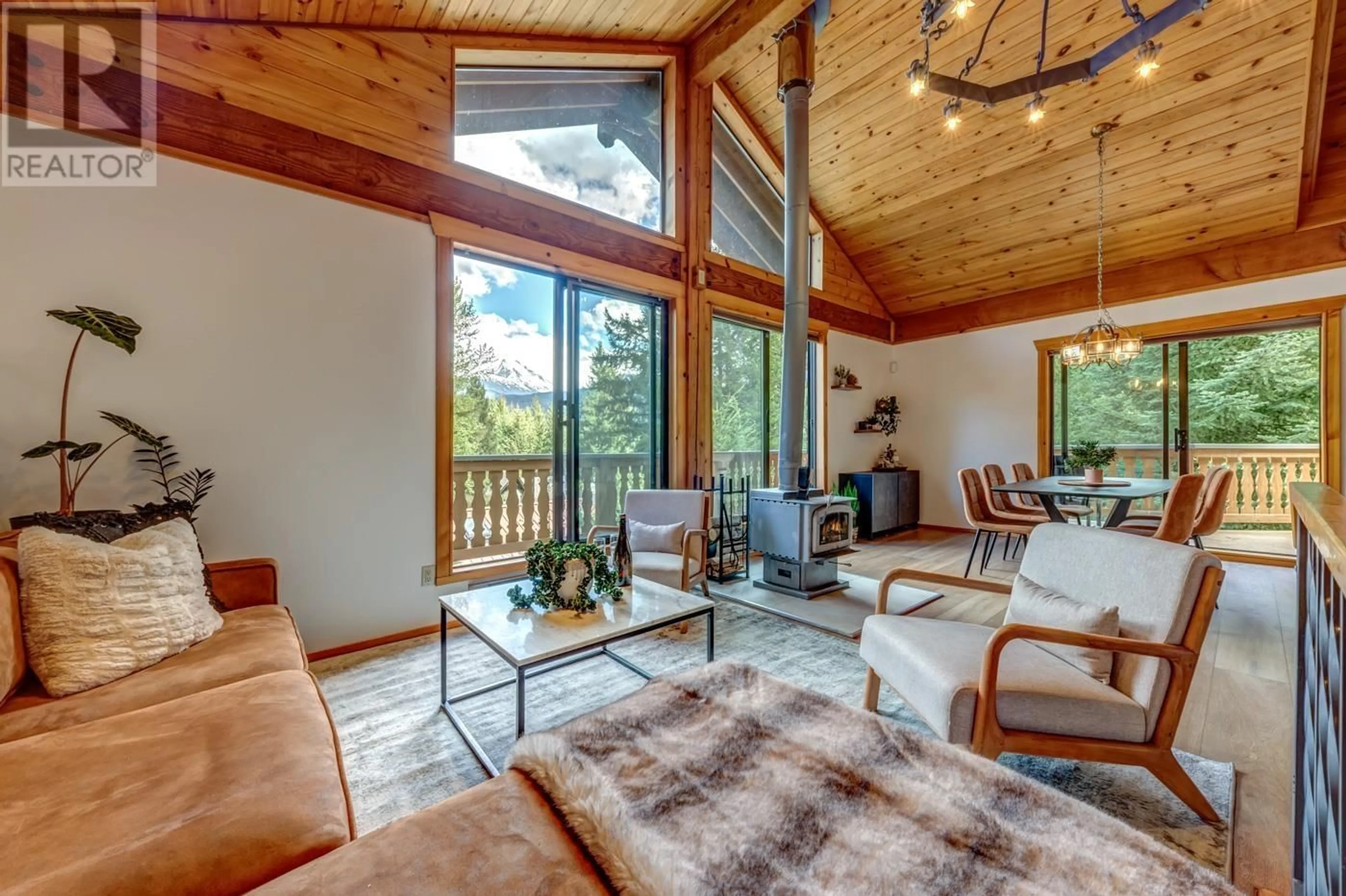 Living room with furniture, unknown for 8248 ALPINE WAY, Whistler British Columbia V8E0G2