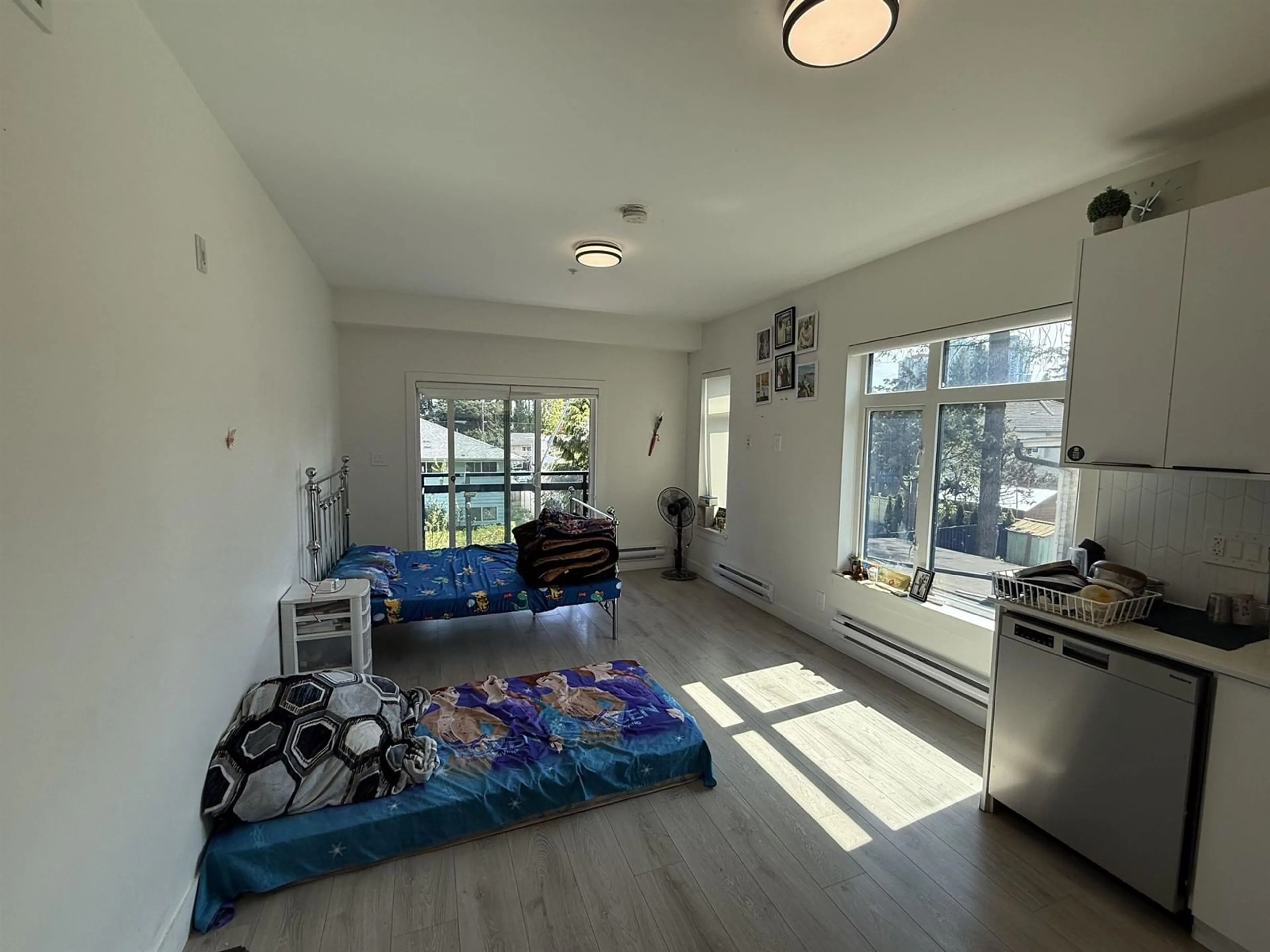 A pic of a room for 202 - 10616 132, Surrey British Columbia V3T0T3