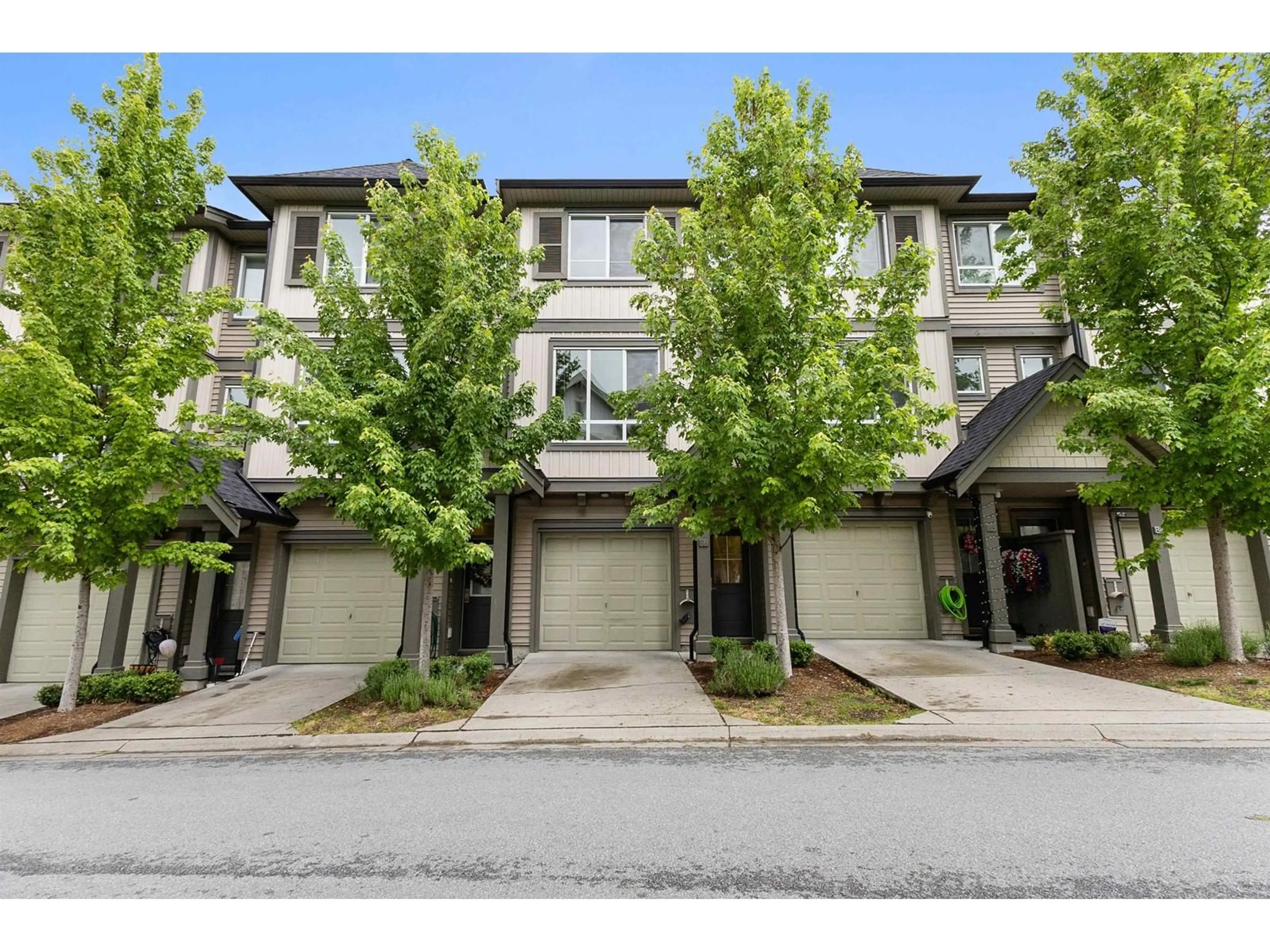 A pic from outside/outdoor area/front of a property/back of a property/a pic from drone, street for 86 - 30930 WESTRIDGE, Abbotsford British Columbia V2T0H6