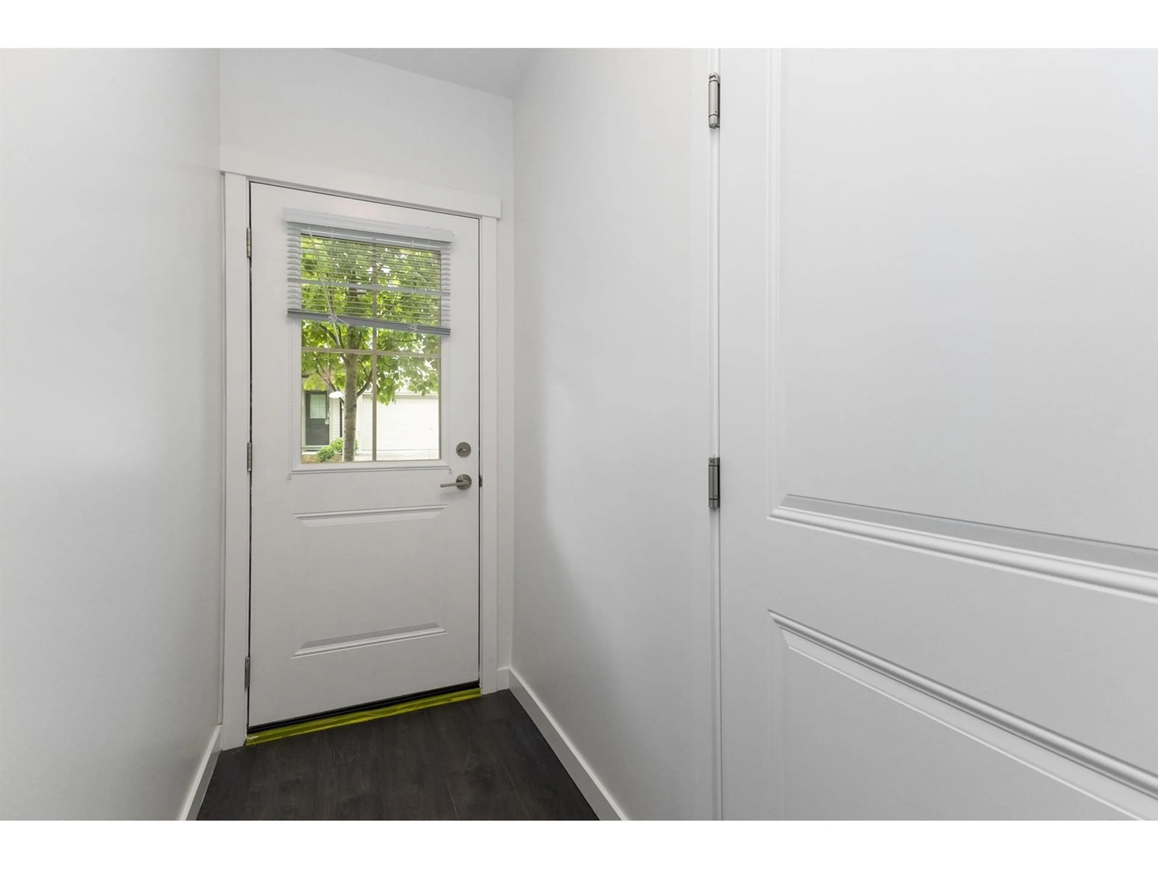 Indoor entryway for 86 - 30930 WESTRIDGE, Abbotsford British Columbia V2T0H6