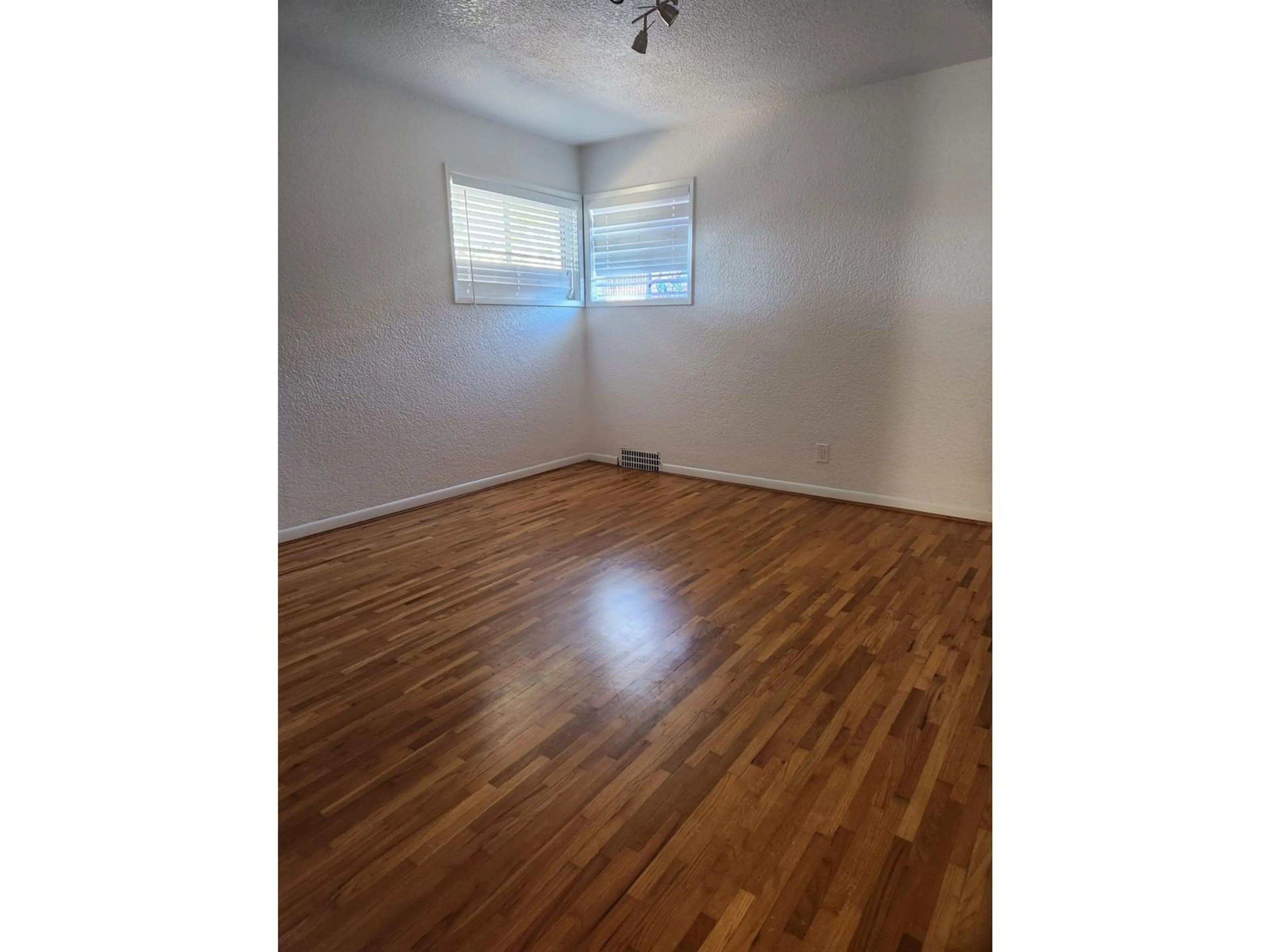 A pic of a room for 33693 MAYFAIR, Abbotsford British Columbia V2S1P7