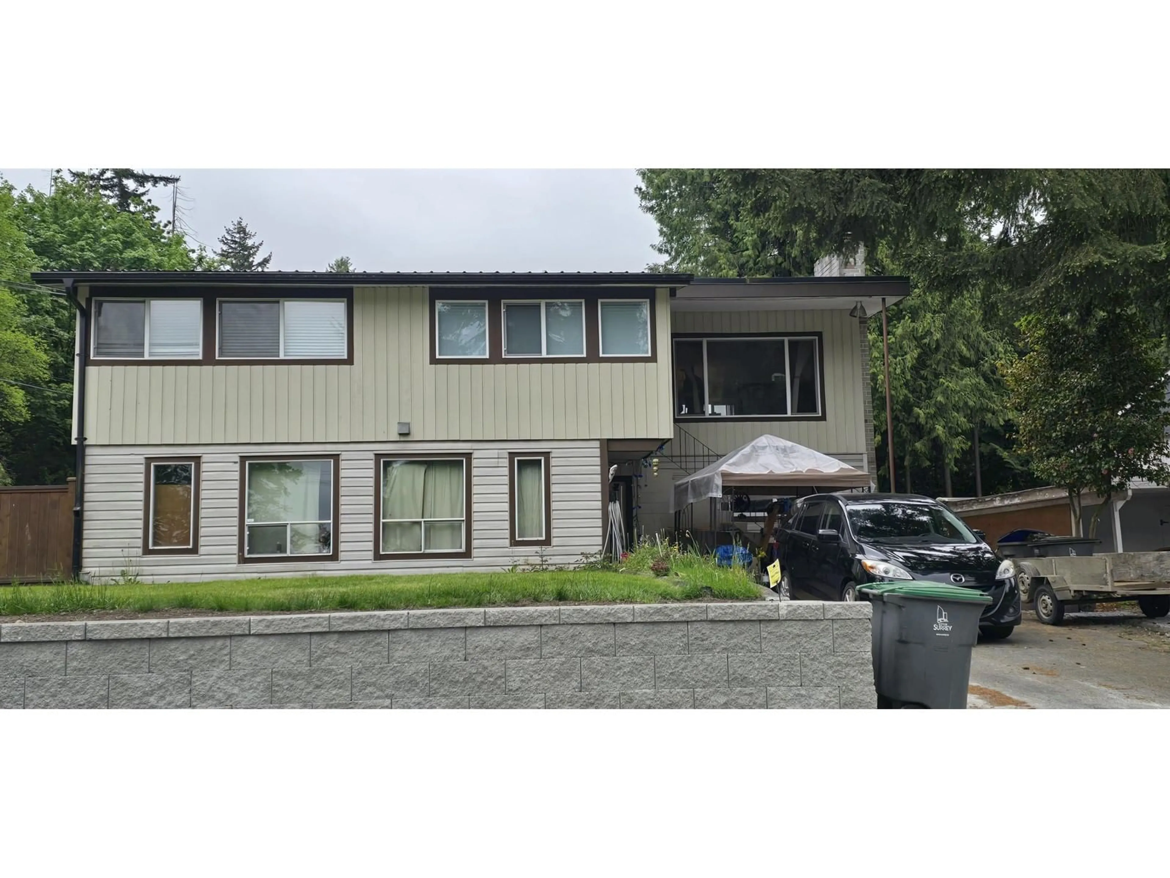 Home with vinyl exterior material, street for 11380 LANSDOWNE, Surrey British Columbia V3R4Z9