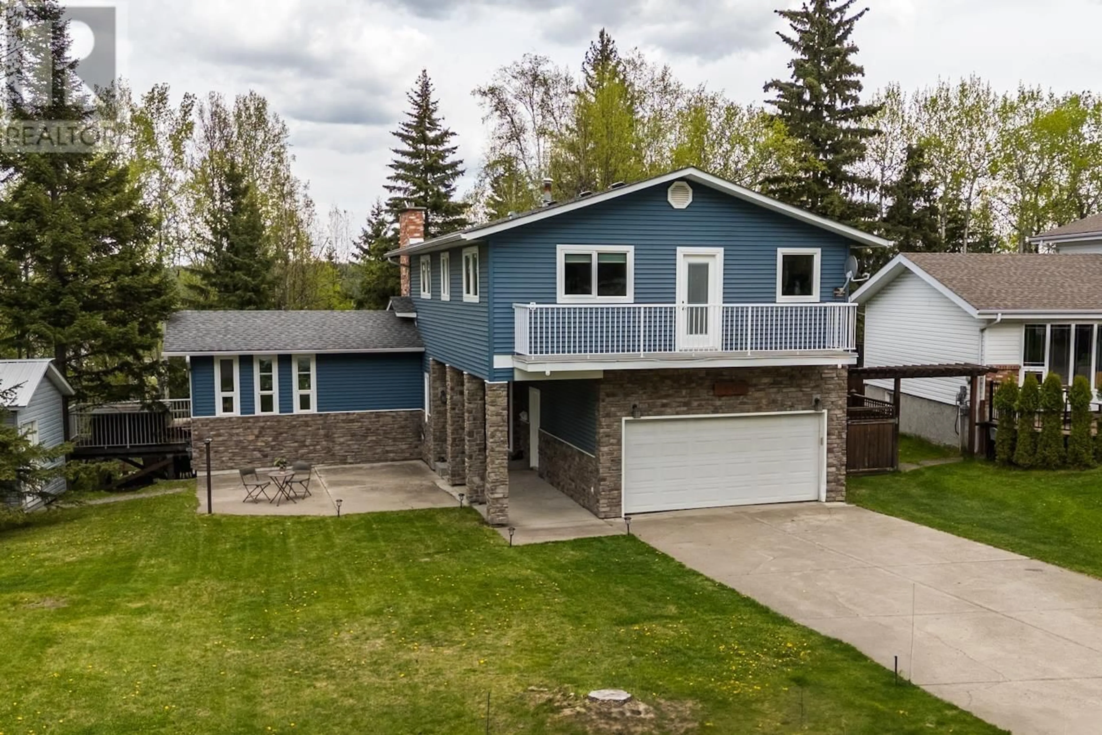 A pic from outside/outdoor area/front of a property/back of a property/a pic from drone, street for 2502 LAURENTIAN PLACE, Prince George British Columbia V2N1Z3