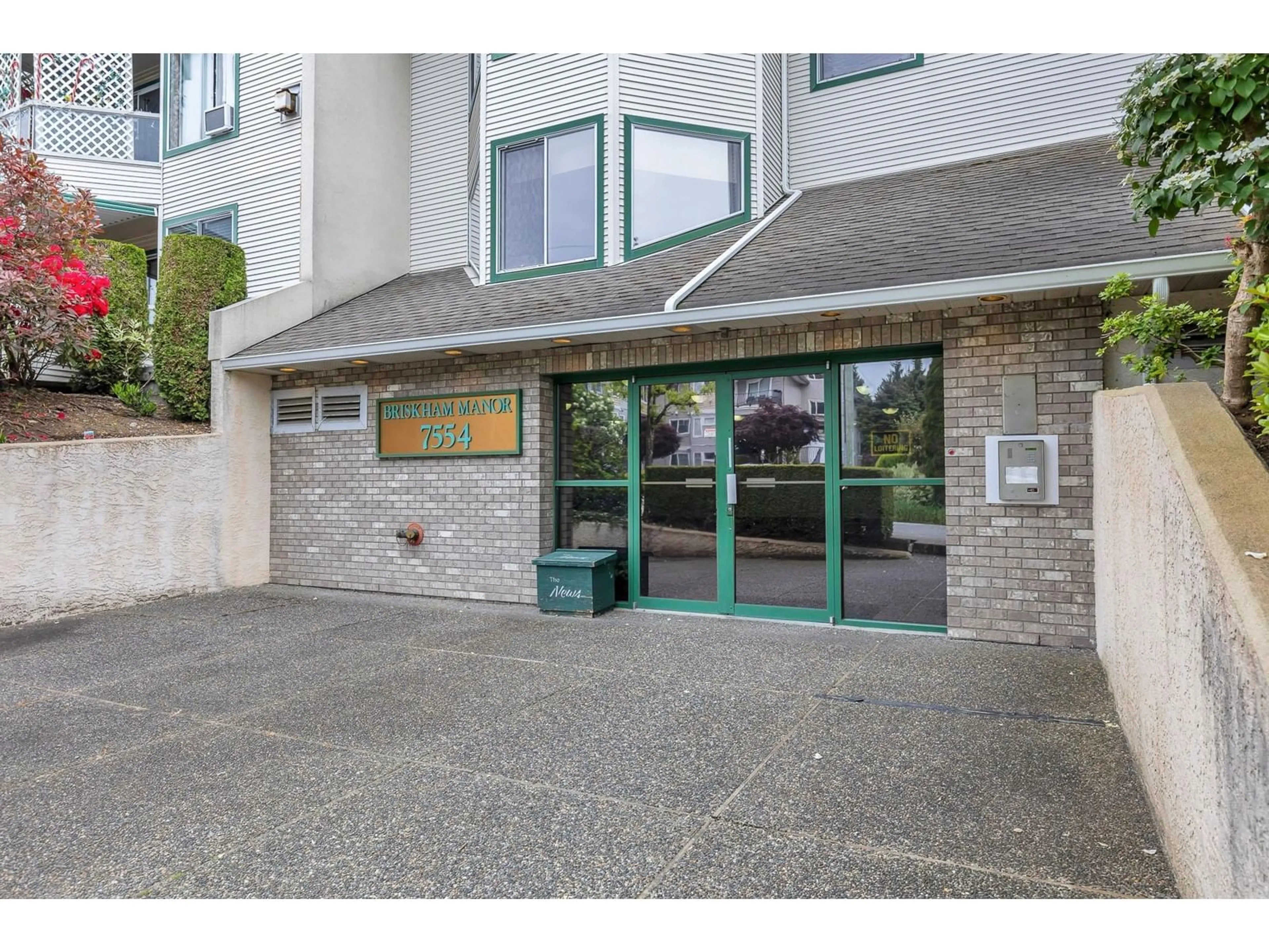 Indoor foyer for 108 - 7554 BRISKHAM, Mission British Columbia V2V5L9