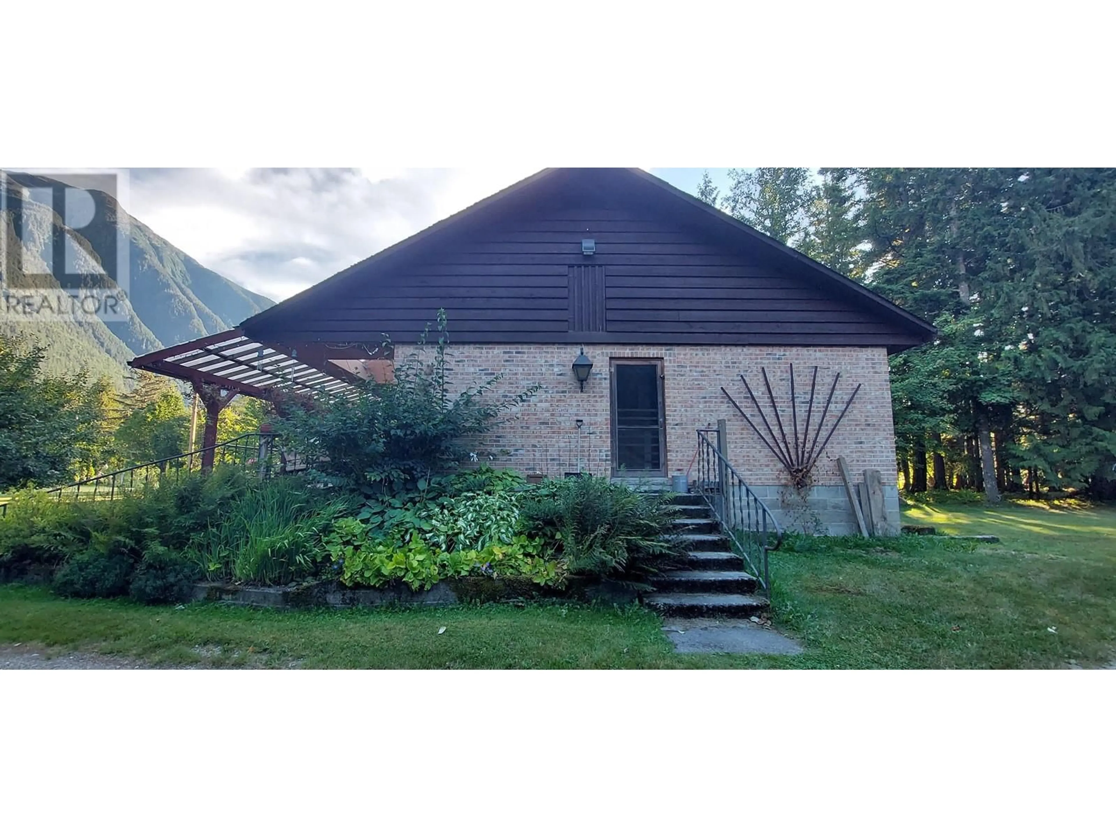 Shed for 1166 MACKENZIE HIGHWAY, Bella Coola British Columbia V0T1C0
