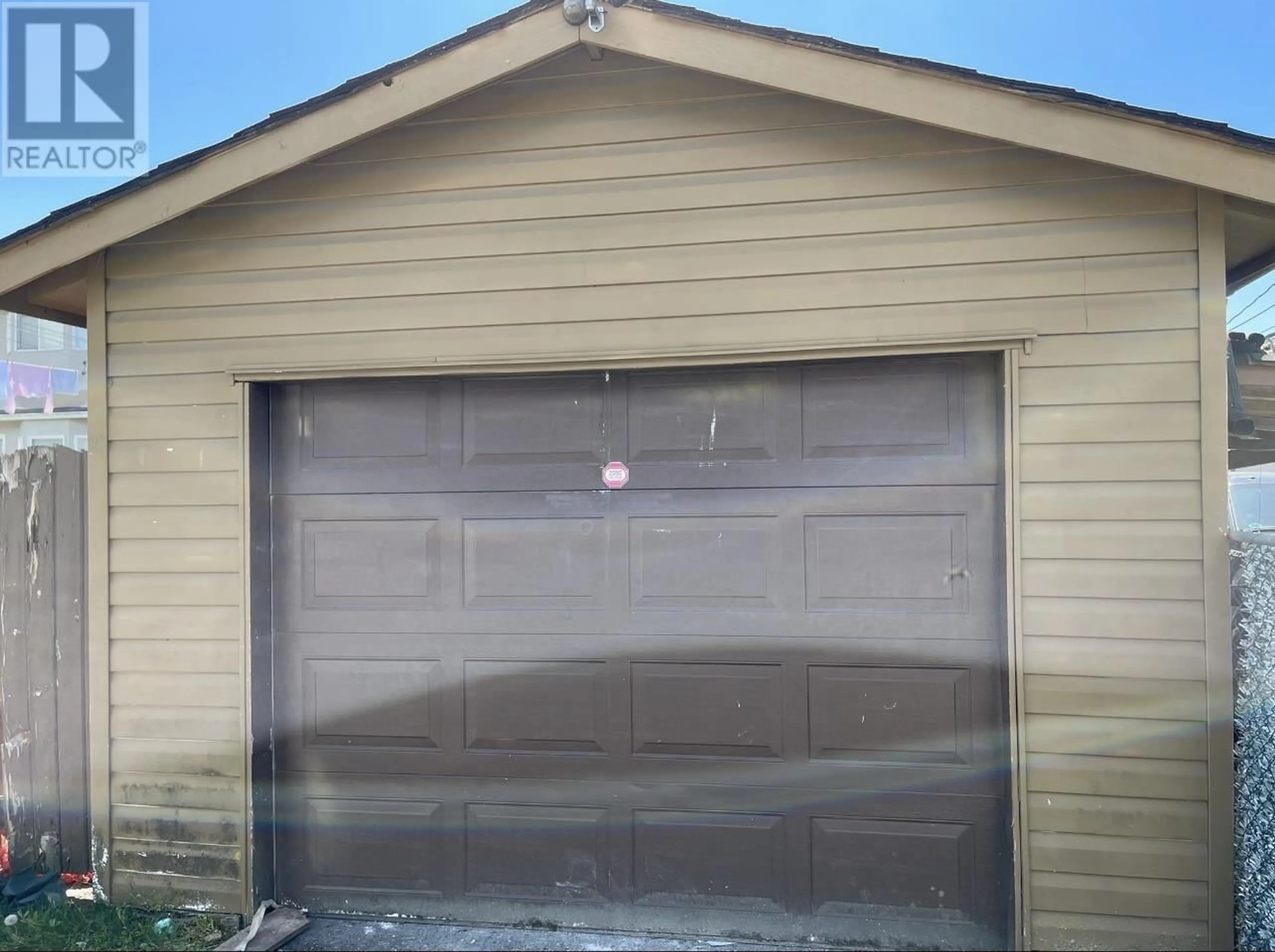 Indoor garage for 421 54TH AVENUE, Vancouver British Columbia V5X1L3