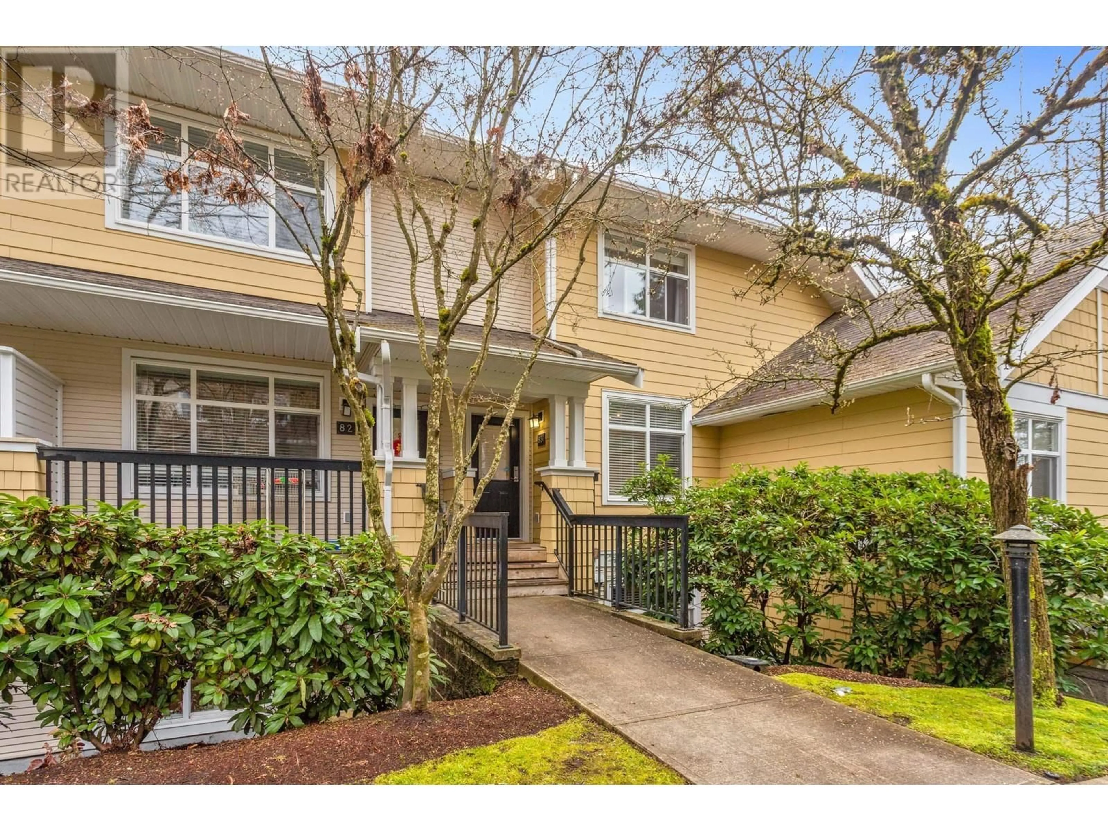 Indoor entryway for 83 - 6878 SOUTHPOINT DRIVE, Burnaby British Columbia V3N5E4