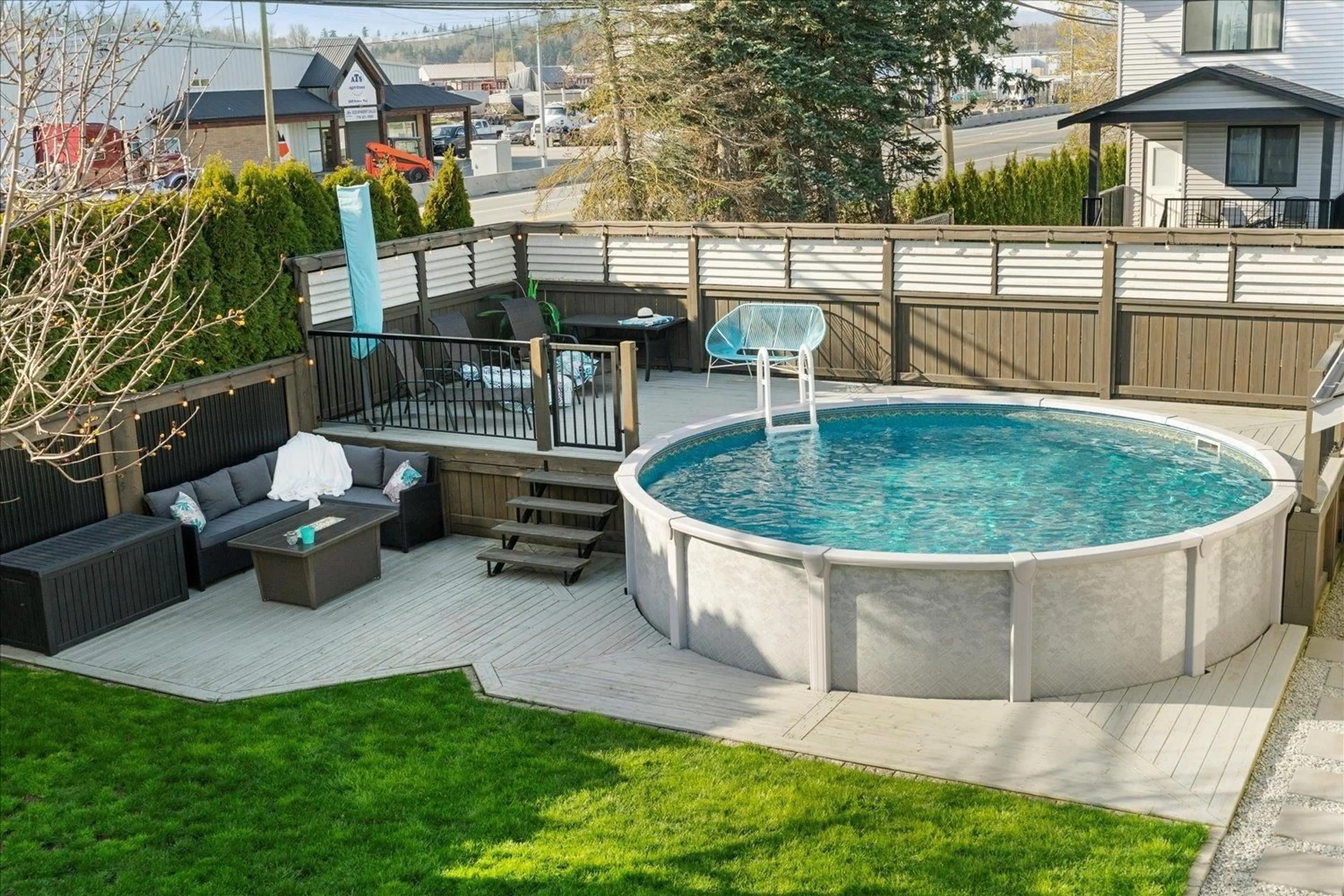 Pool for 34611 6TH, Abbotsford British Columbia V2S8C3