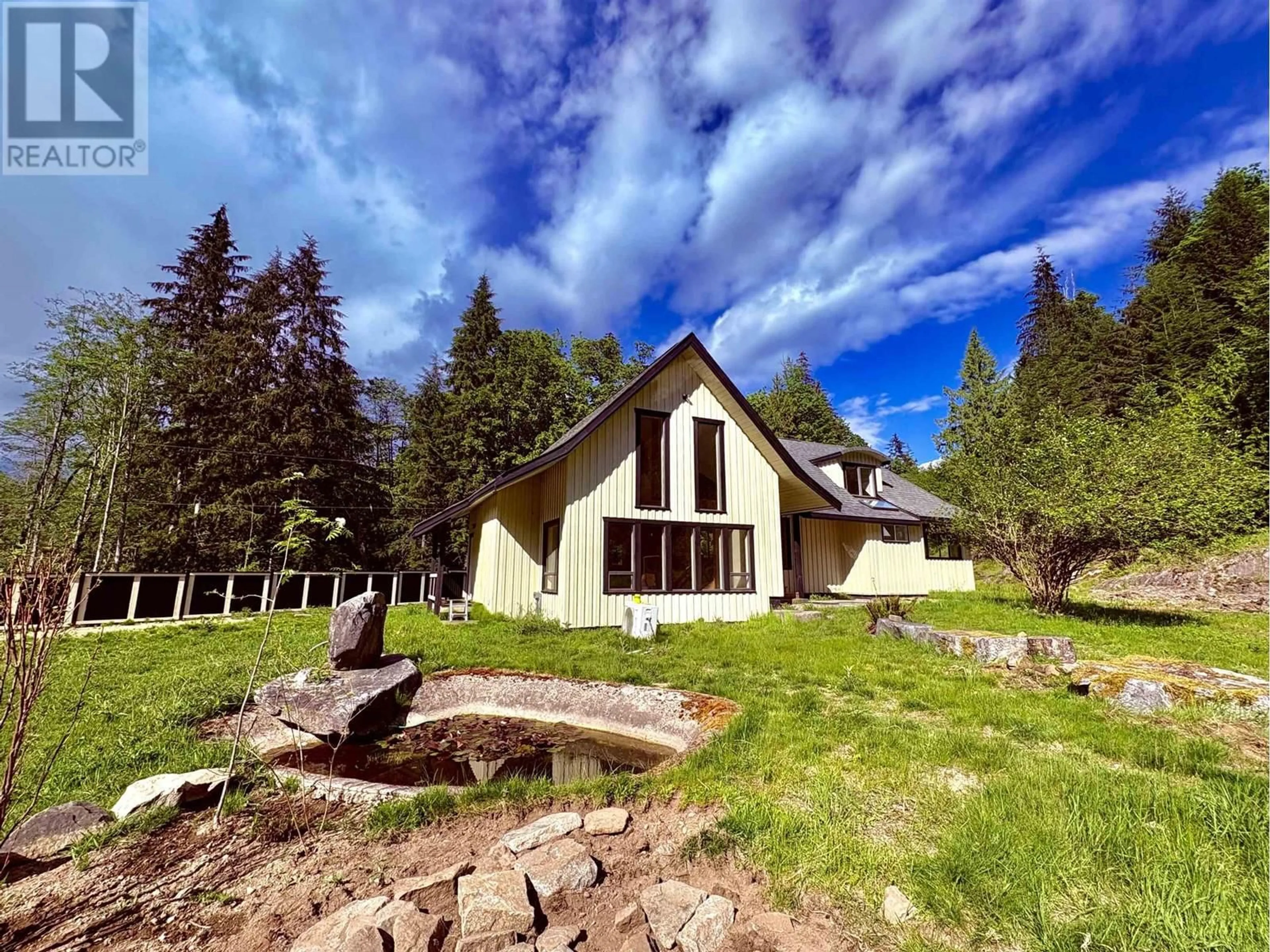A pic from outside/outdoor area/front of a property/back of a property/a pic from drone, mountain view for 650a DULCIE ROAD, Gambier Island British Columbia V0N1V0