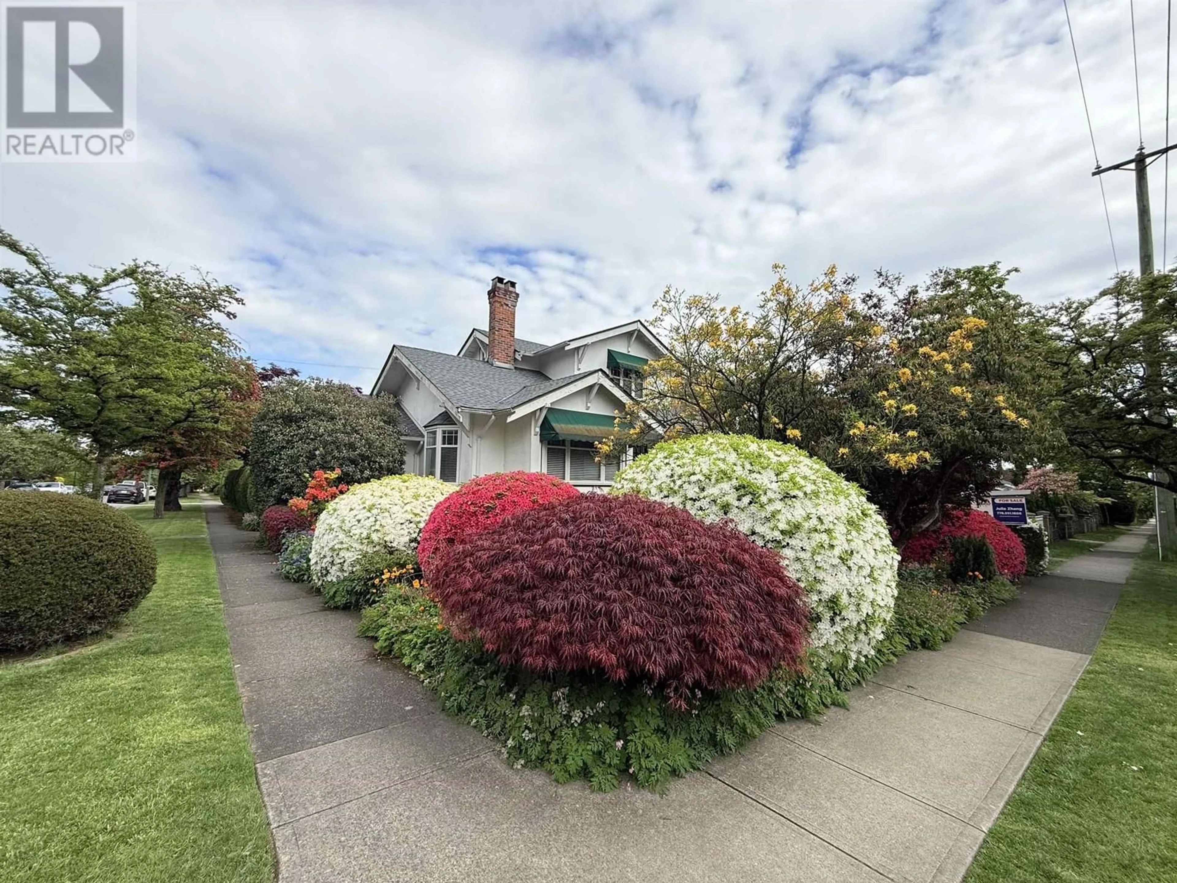 A pic from outside/outdoor area/front of a property/back of a property/a pic from drone, street for 7708 HEATHER STREET, Vancouver British Columbia V6P3R4