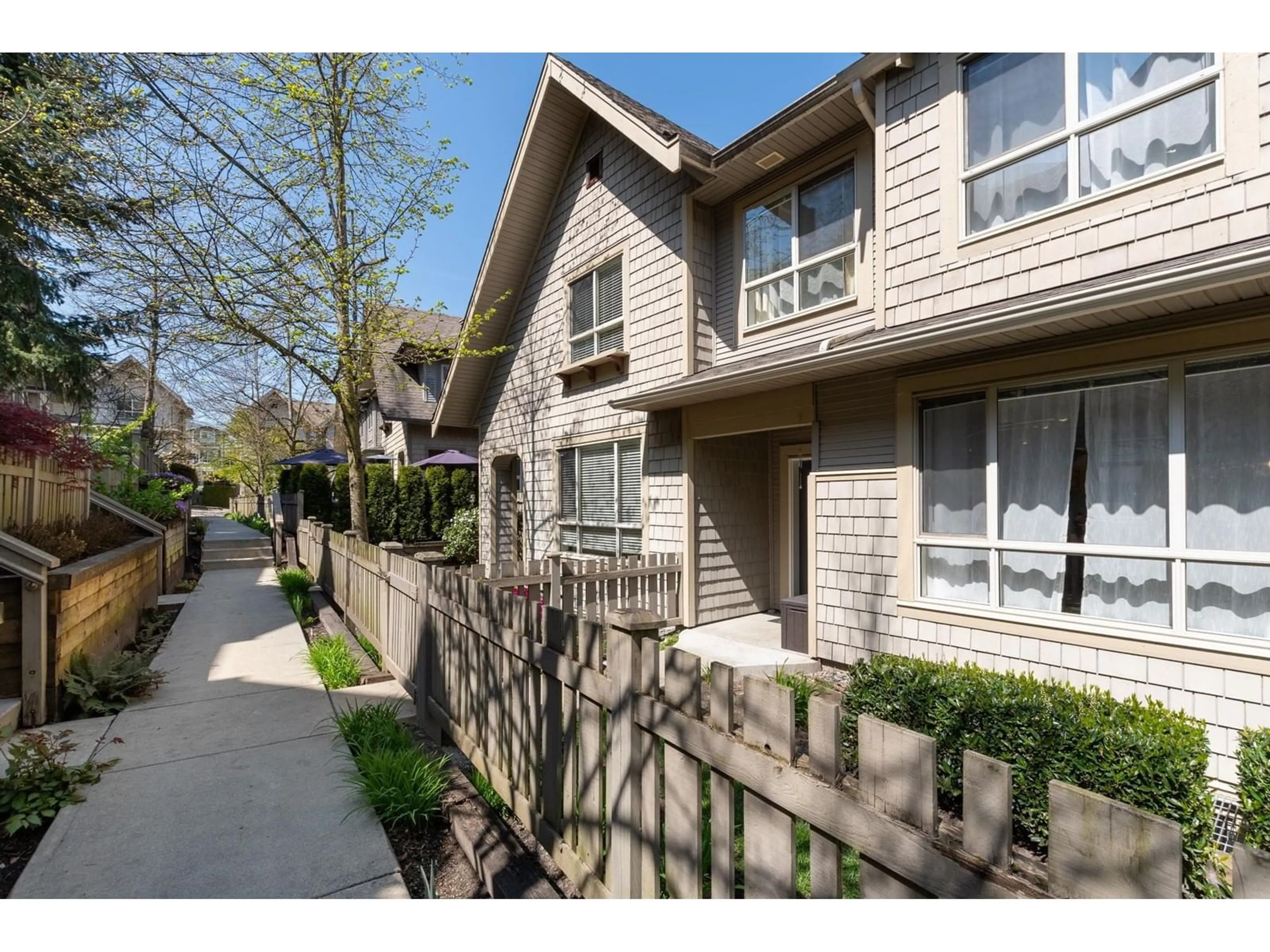 Patio, street for 96 - 2738 158, Surrey British Columbia V3Z3K3