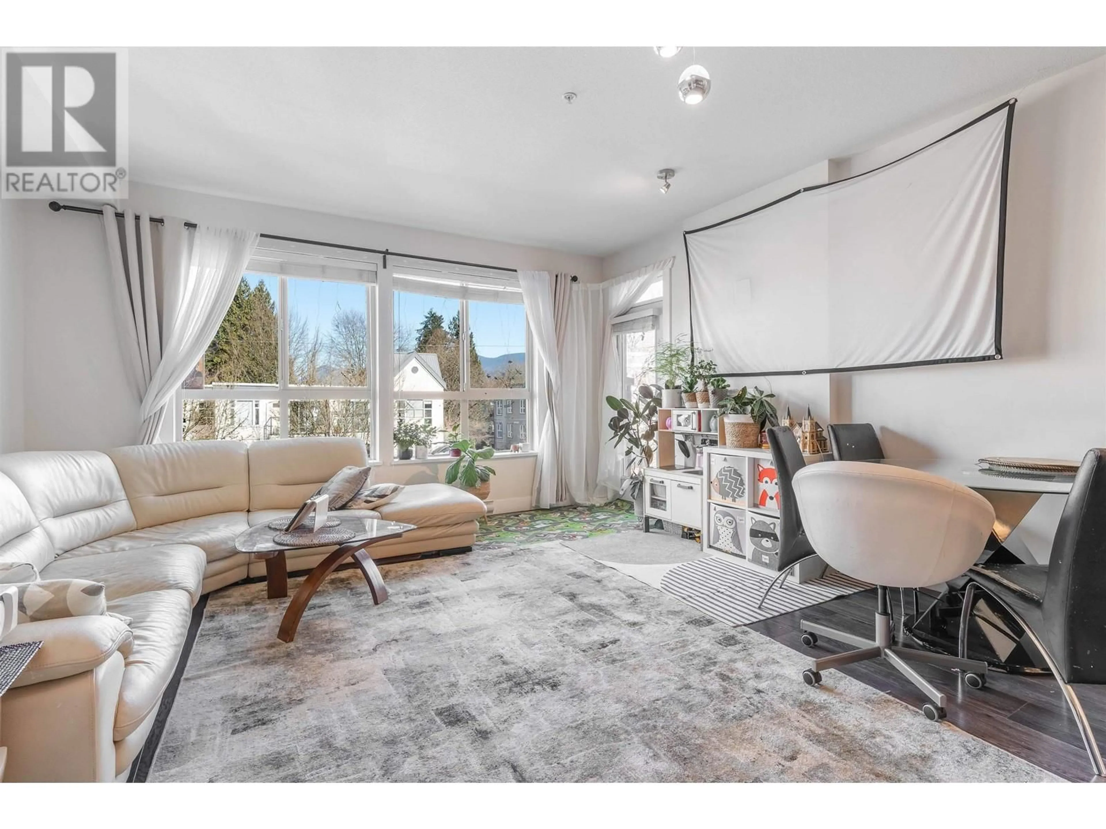 Living room with furniture, unknown for 303 - 2288 WELCHER AVENUE, Port Coquitlam British Columbia V3C1X4