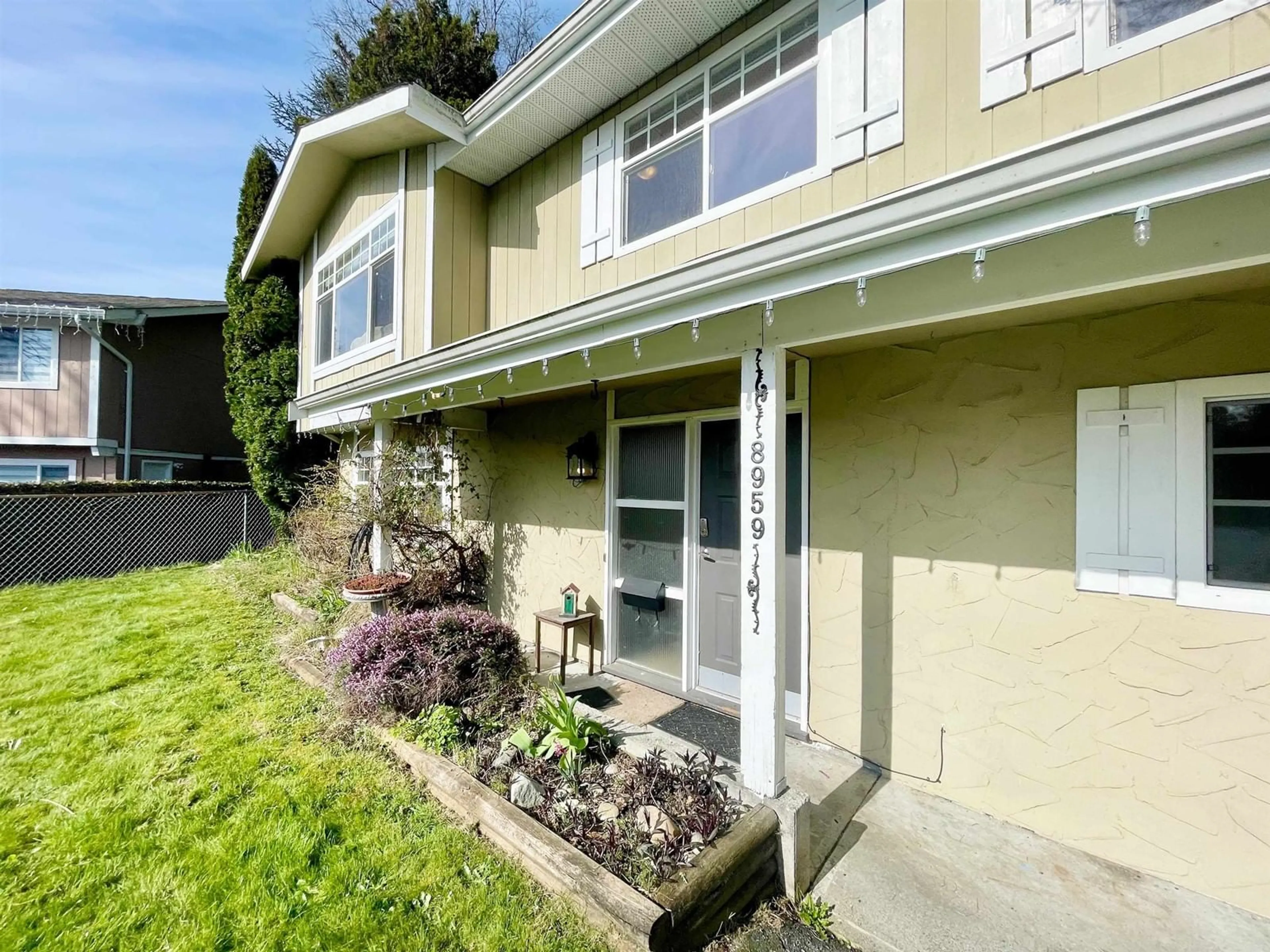 Home with vinyl exterior material, street for 8959 MITCHELL, Delta British Columbia V4C7H1