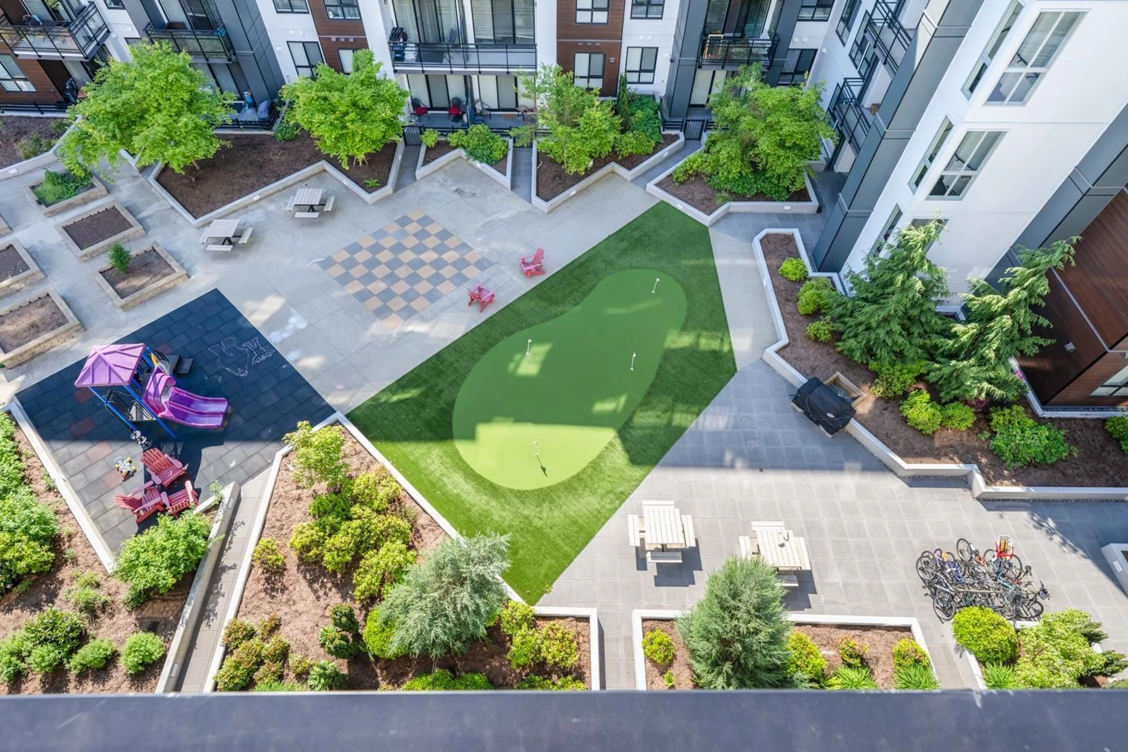 A pic from outside/outdoor area/front of a property/back of a property/a pic from drone, unknown for B605 - 20838 78B, Langley British Columbia V2Y3M2