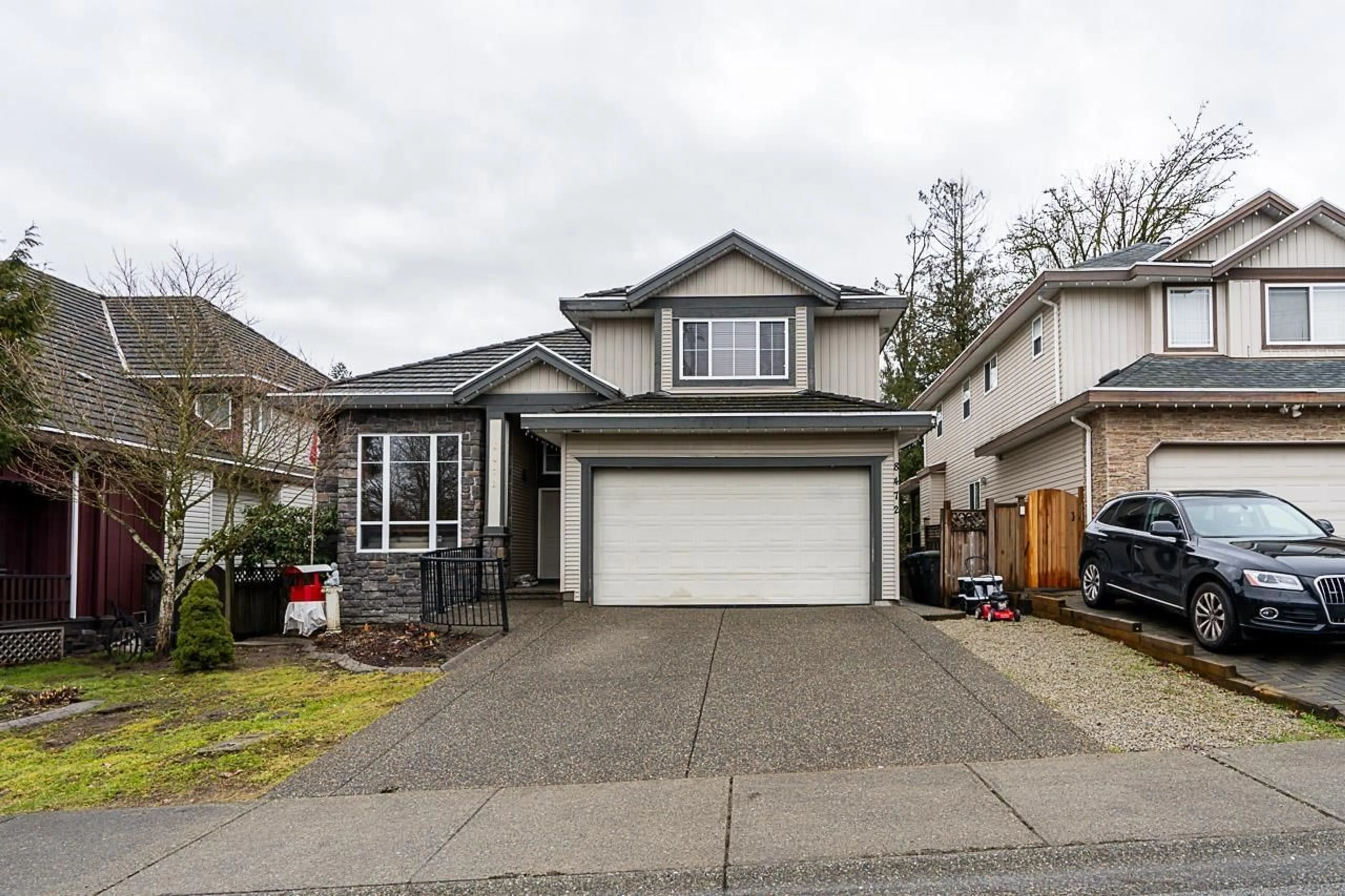 Home with vinyl exterior material, street for 8472 168, Surrey British Columbia V4N5A3