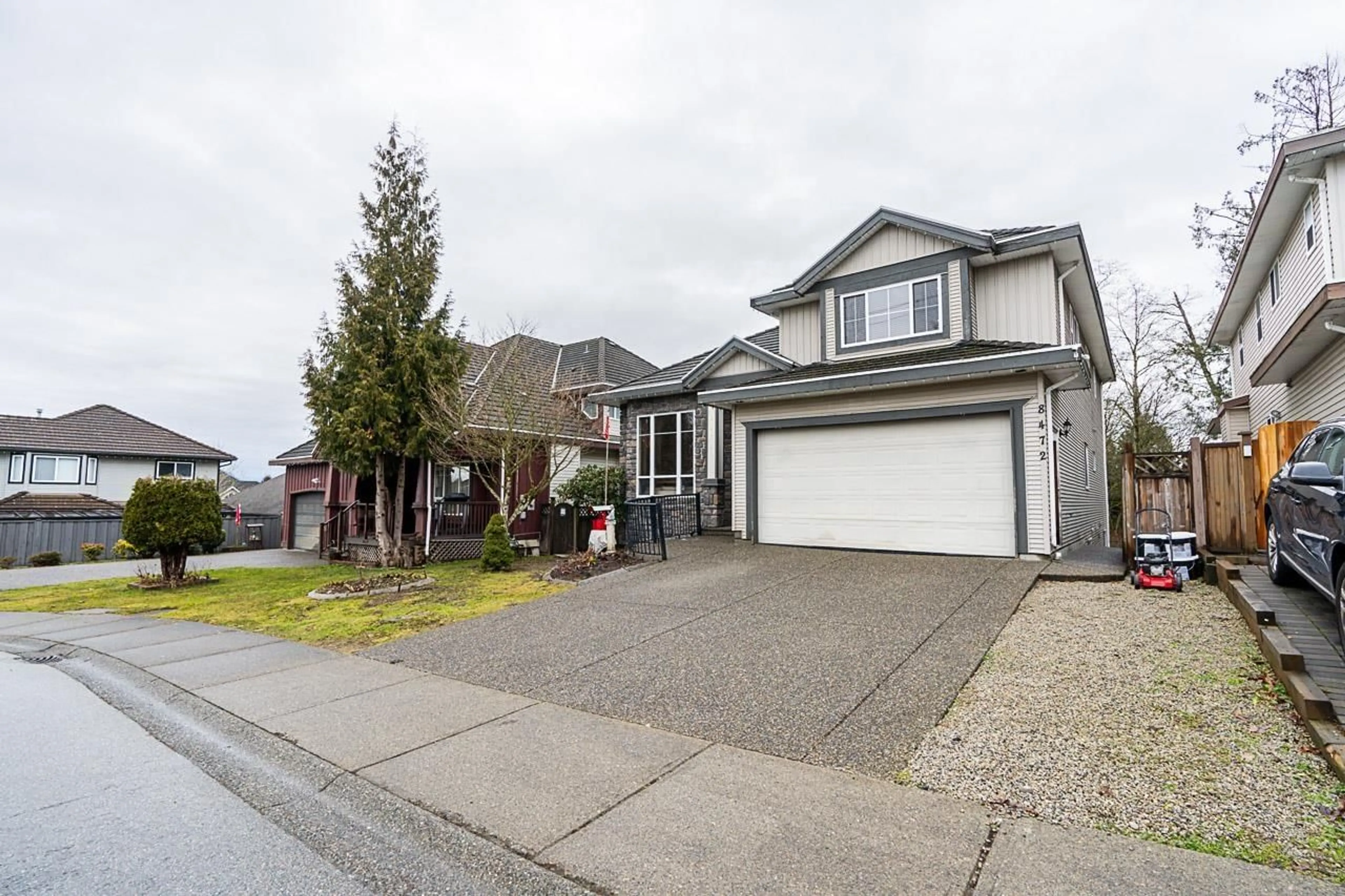 Home with vinyl exterior material, street for 8472 168, Surrey British Columbia V4N5A3