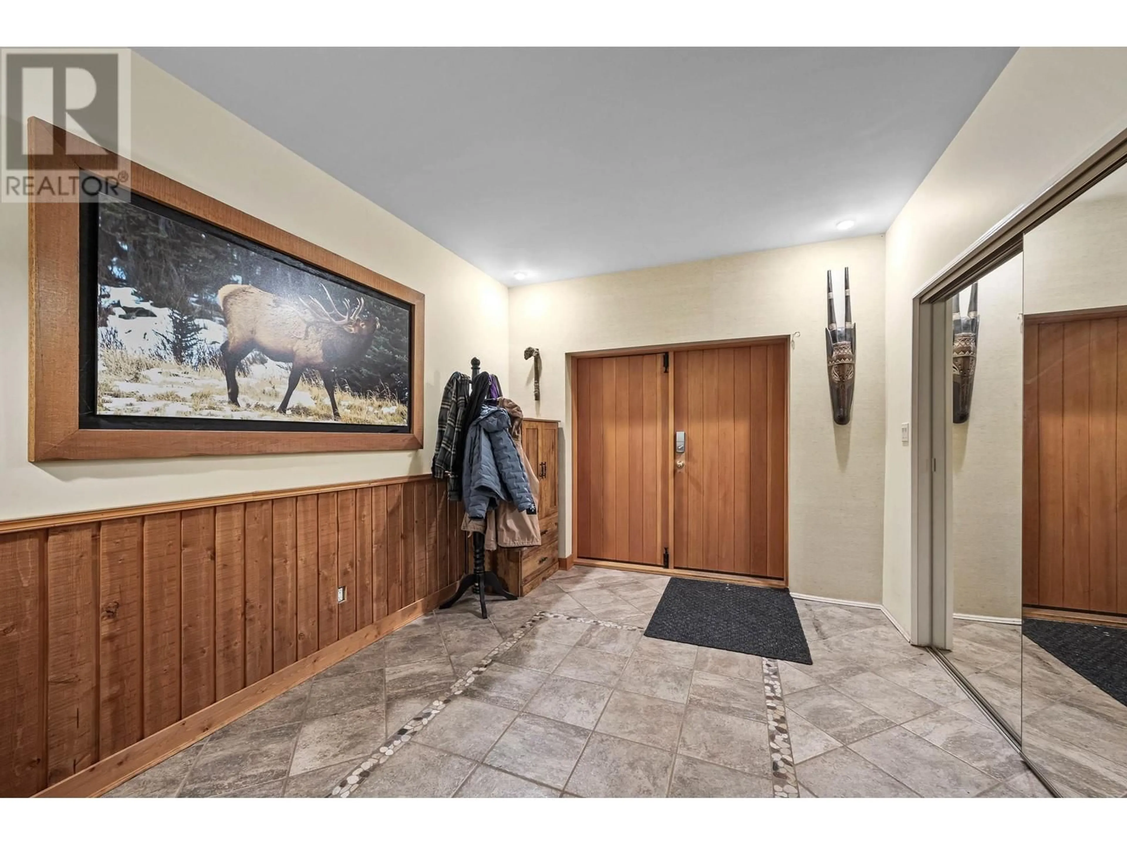 Indoor foyer for 7407 JOHNSTONE ROAD, Bridge Lake British Columbia V0K1X2