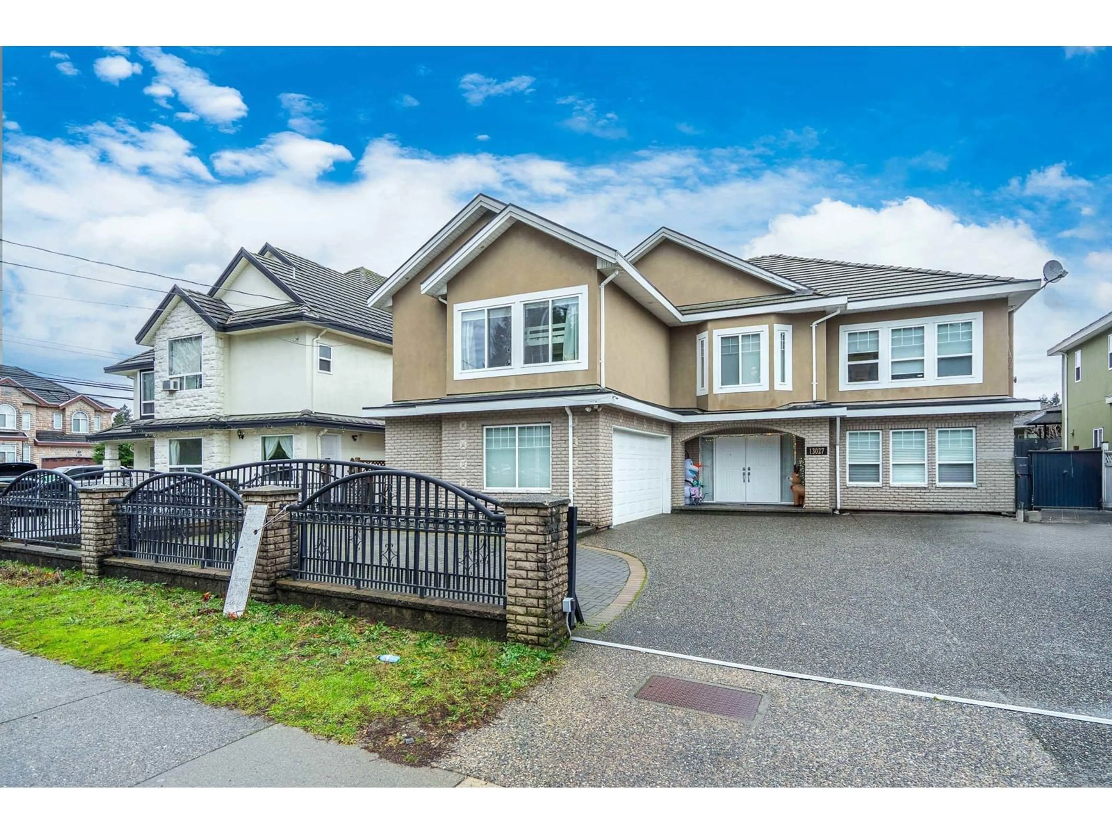 Home with vinyl exterior material, street for 13027 68, Surrey British Columbia V3W2E5