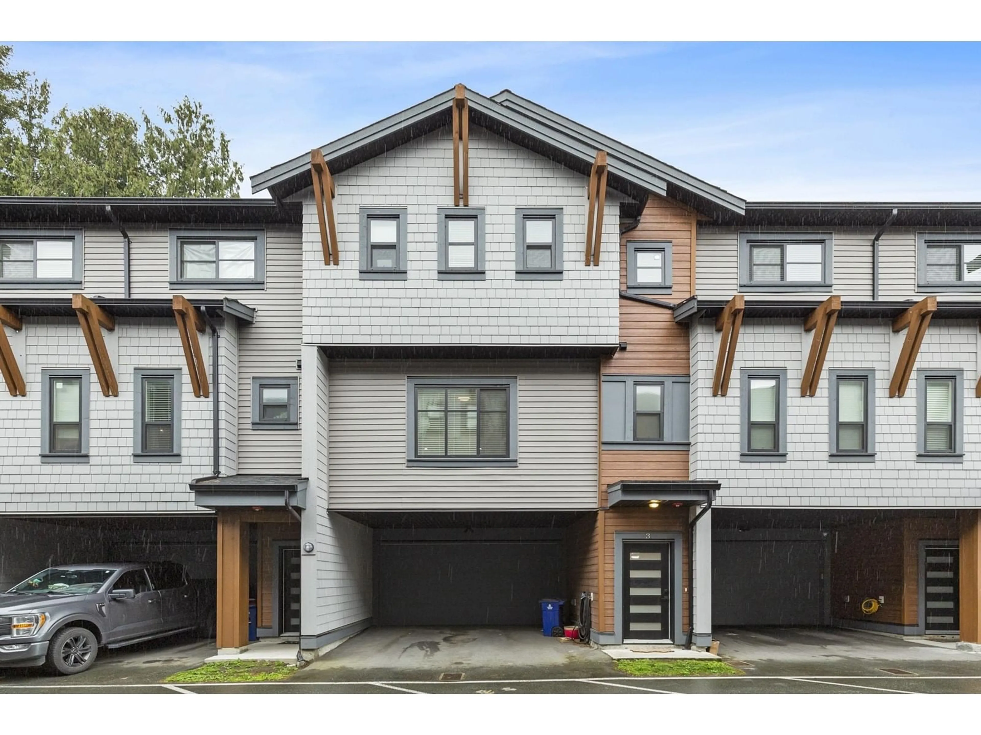 Unknown for 3 - 45608 BERNARD AVENUE, Chilliwack British Columbia V2P1H8