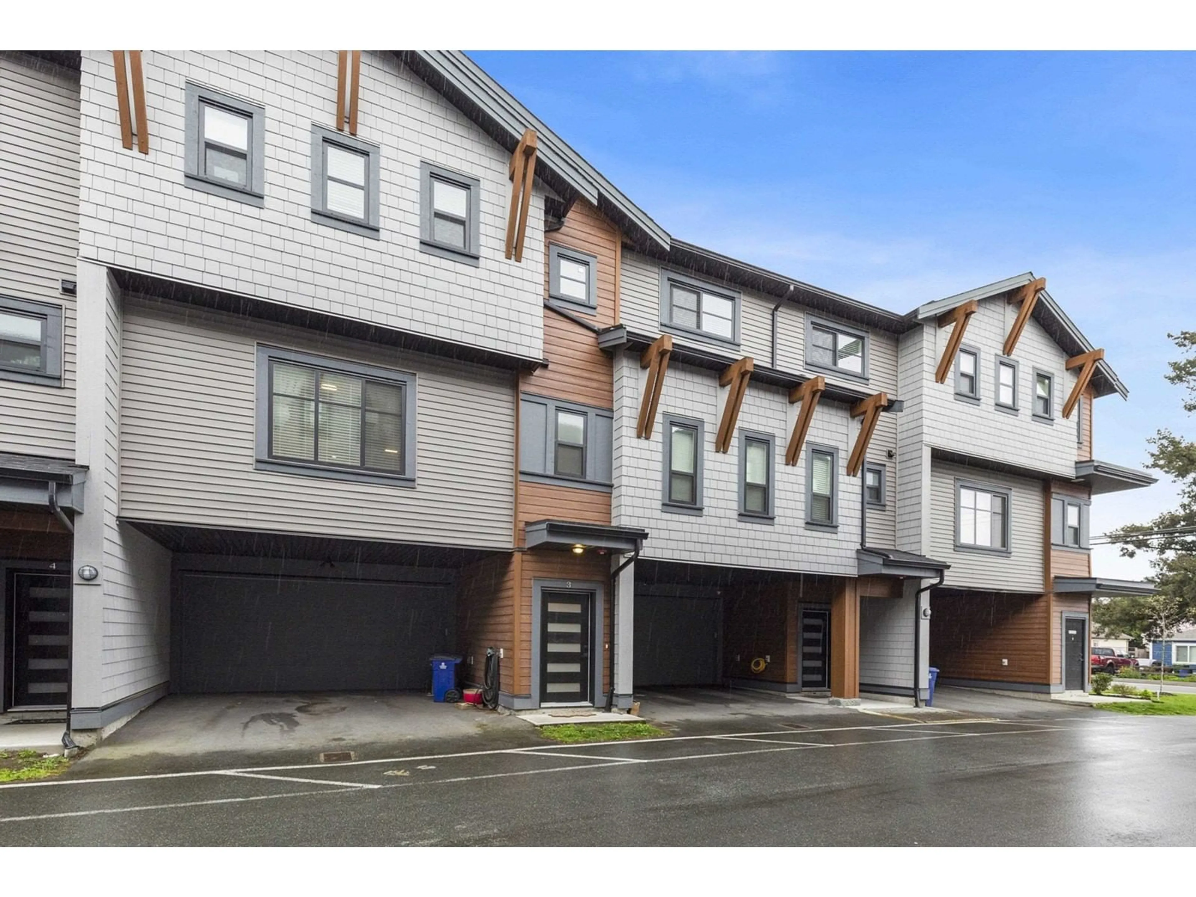 Unknown for 3 - 45608 BERNARD AVENUE, Chilliwack British Columbia V2P1H8