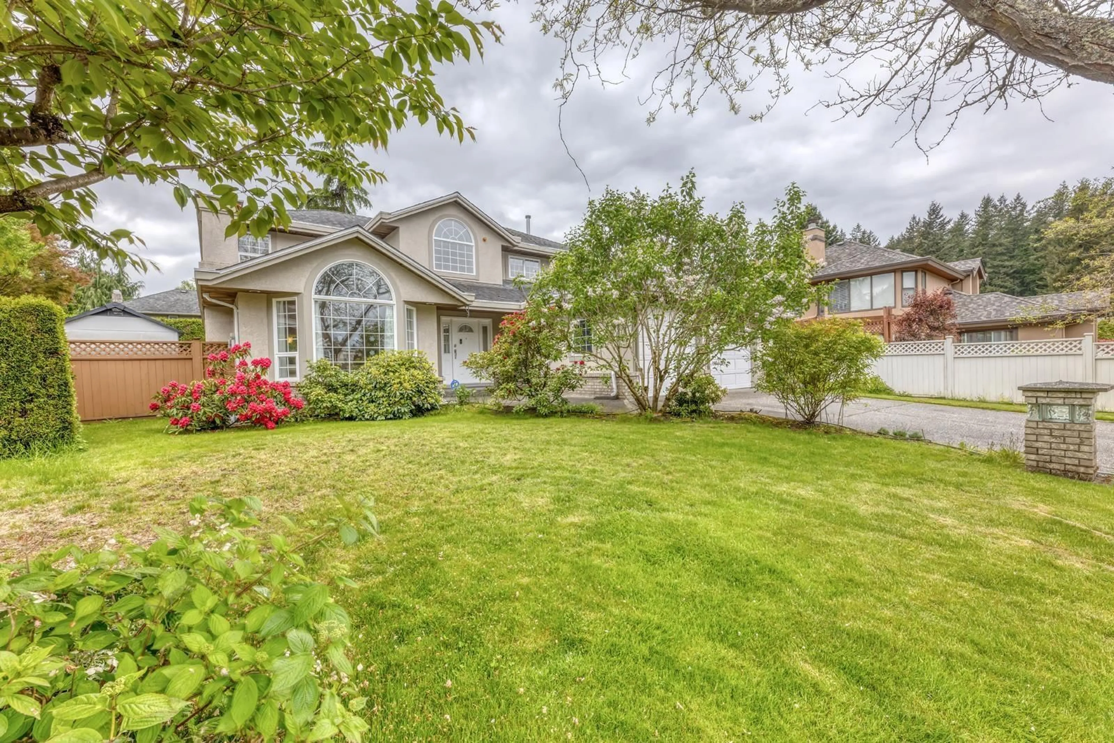 Home with vinyl exterior material, street for 14878 25, Surrey British Columbia V4P1N8
