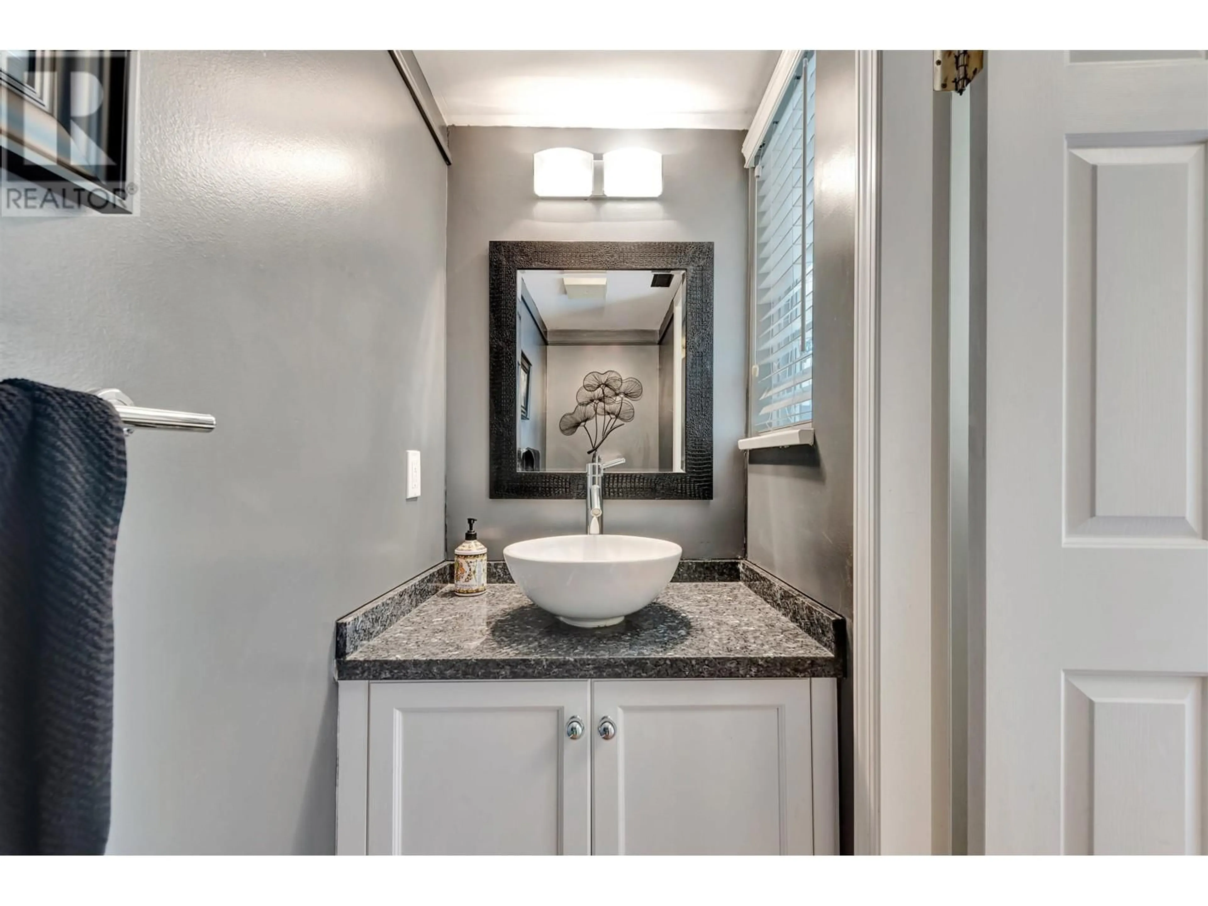 Standard bathroom, ceramic/tile floor for 14 - 3939 INDIAN RIVER DRIVE, North Vancouver British Columbia V7G2P6