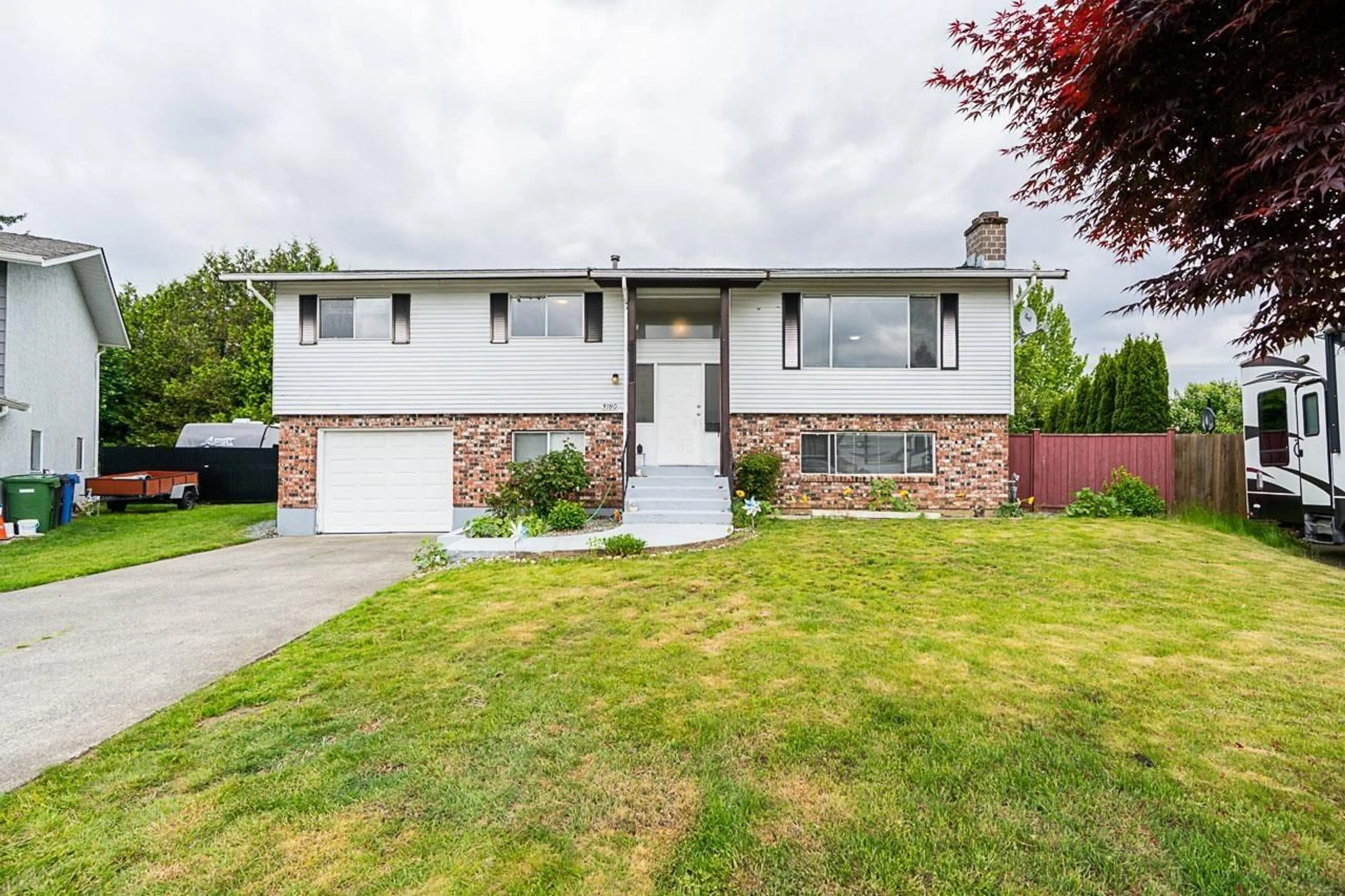 Home with vinyl exterior material, street for 3180 CORONATION, Abbotsford British Columbia V2T4J7