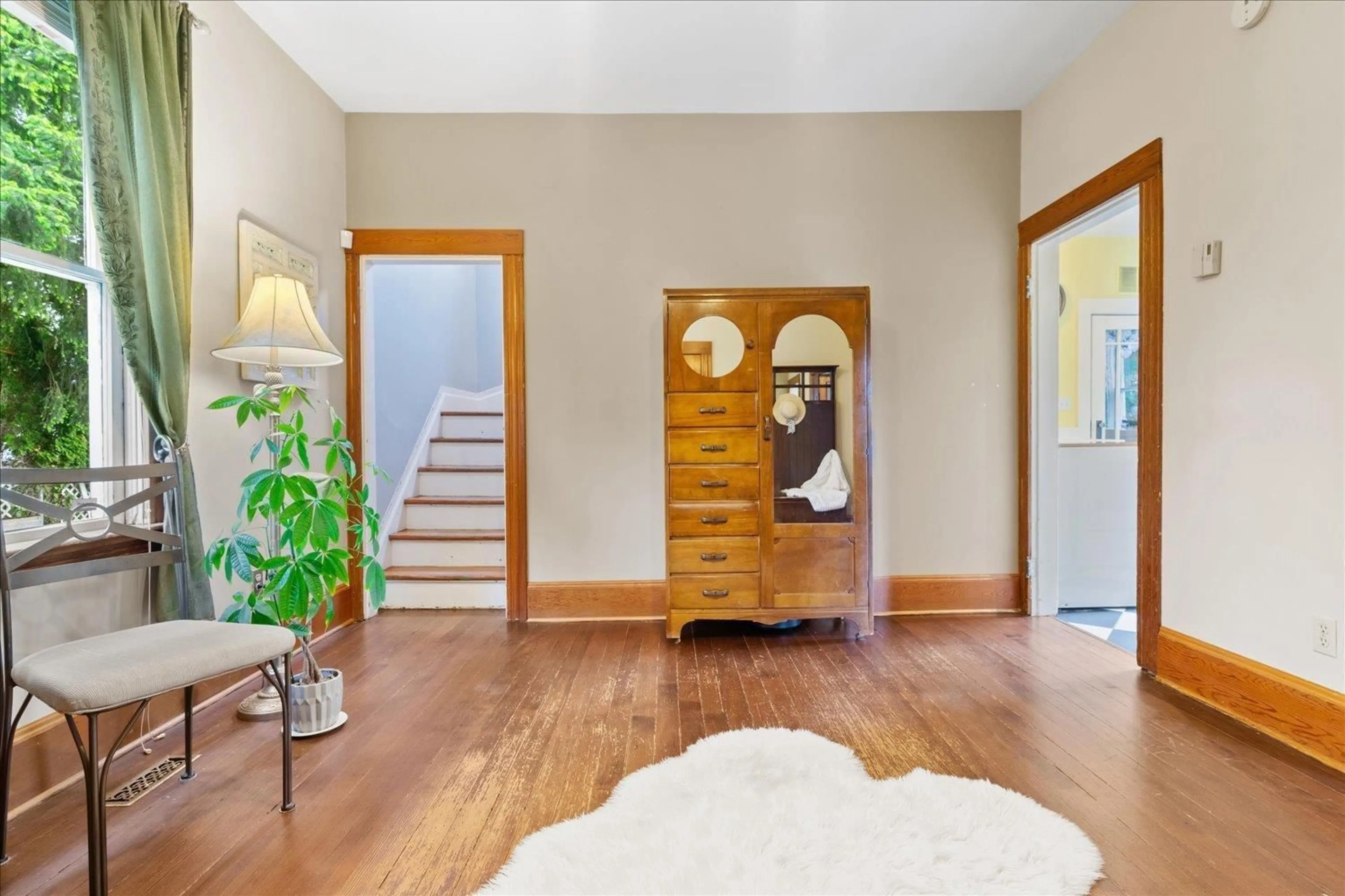 Indoor foyer for 45766 REECE AVENUE, Chilliwack British Columbia V2P2Z5