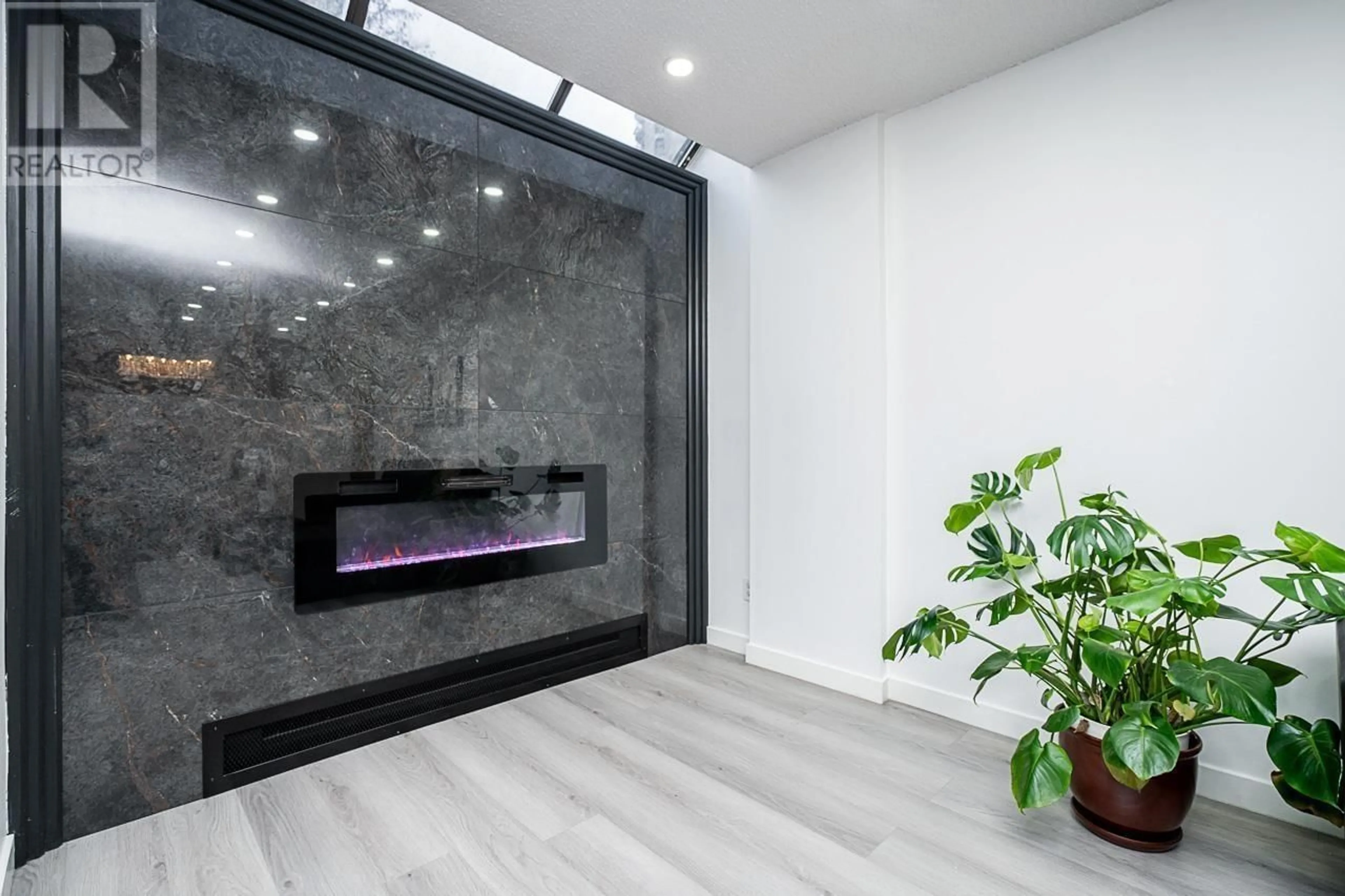 Unknown for 202 - 1040 PACIFIC STREET, Vancouver British Columbia V6E4C1