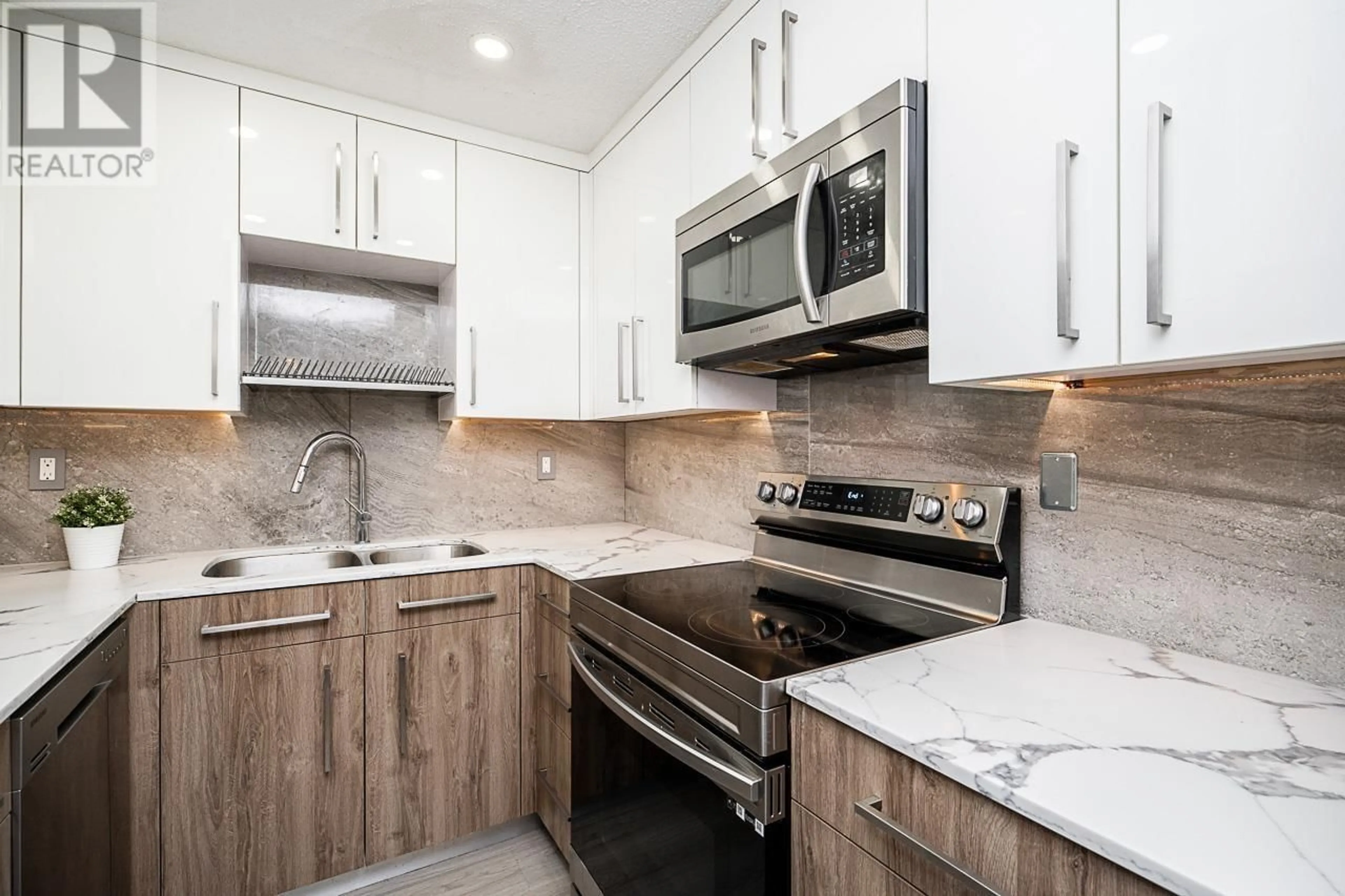 Standard kitchen, unknown for 202 - 1040 PACIFIC STREET, Vancouver British Columbia V6E4C1