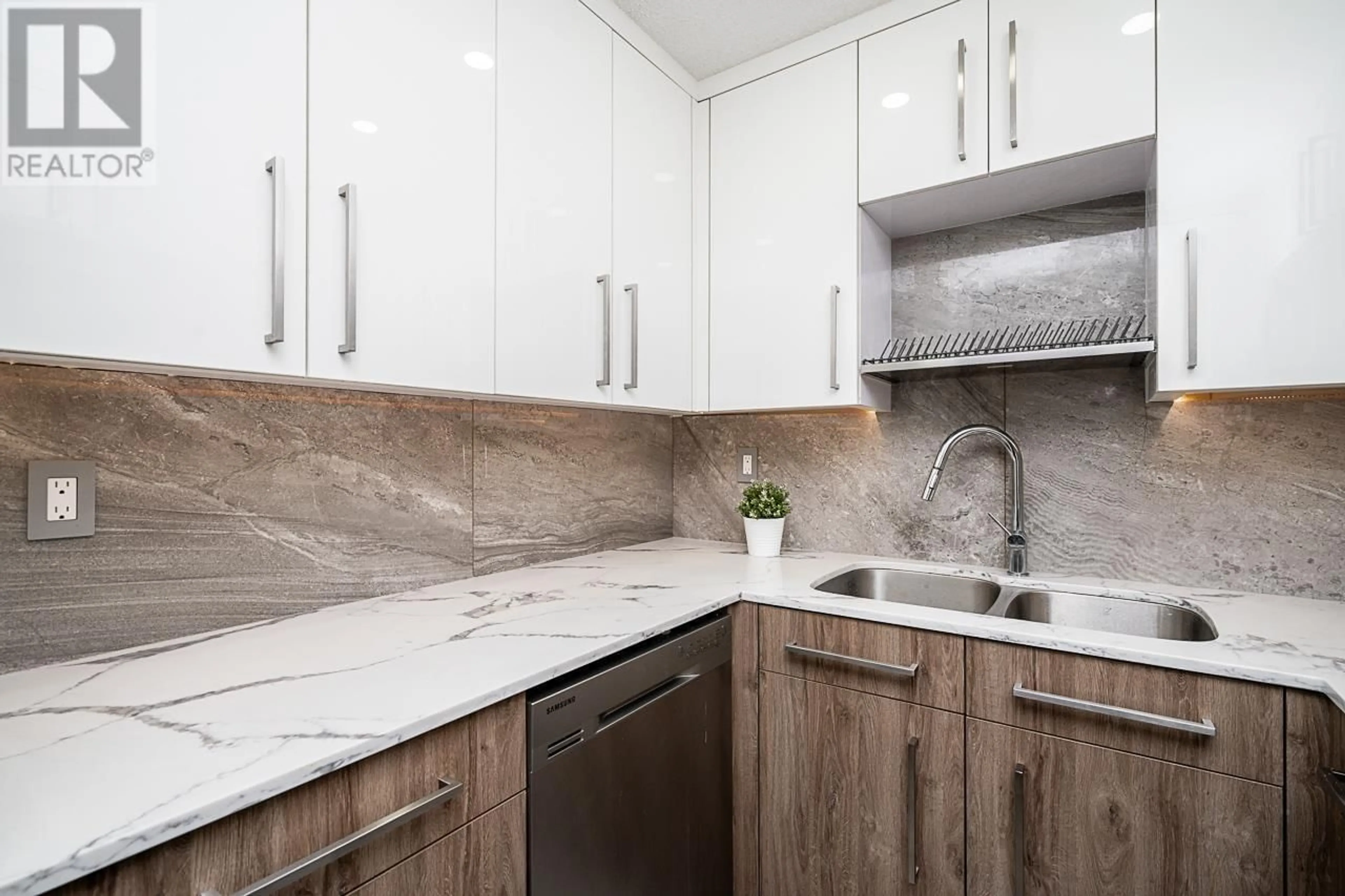 Standard kitchen, unknown for 202 - 1040 PACIFIC STREET, Vancouver British Columbia V6E4C1