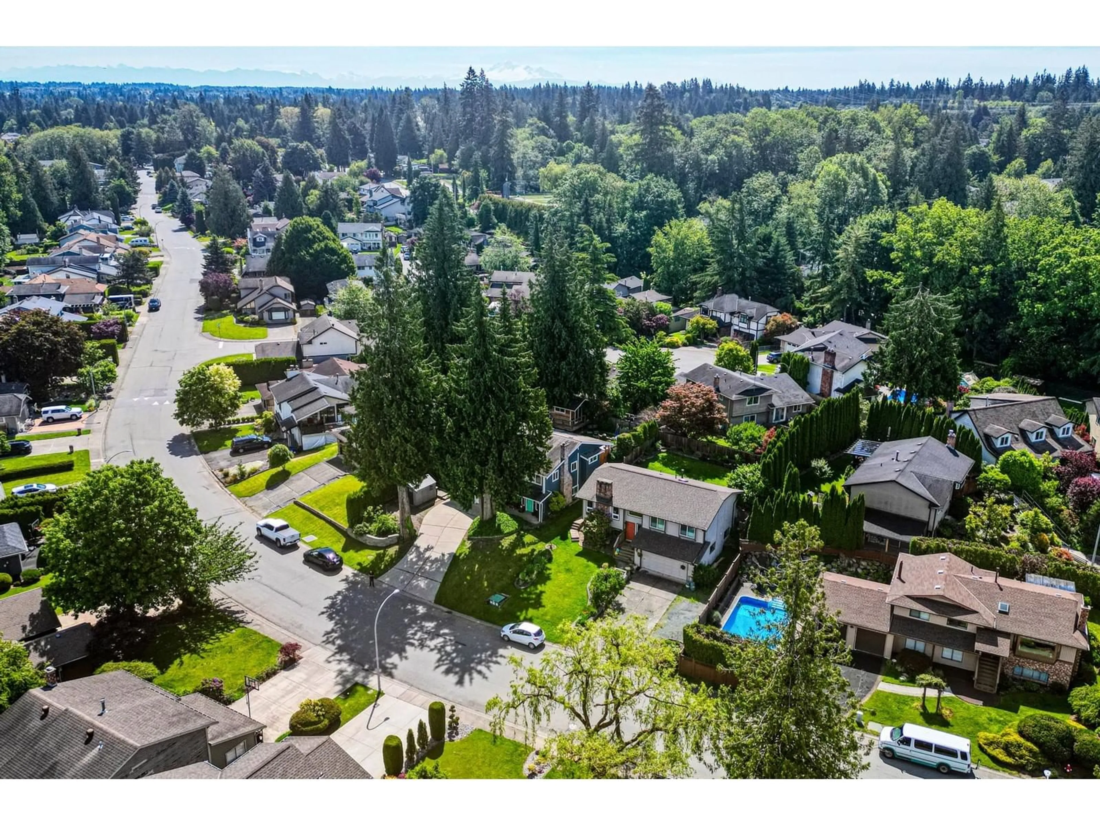 A pic from outside/outdoor area/front of a property/back of a property/a pic from drone, water/lake/river/ocean view for 19710 50A, Langley British Columbia V3A7M2