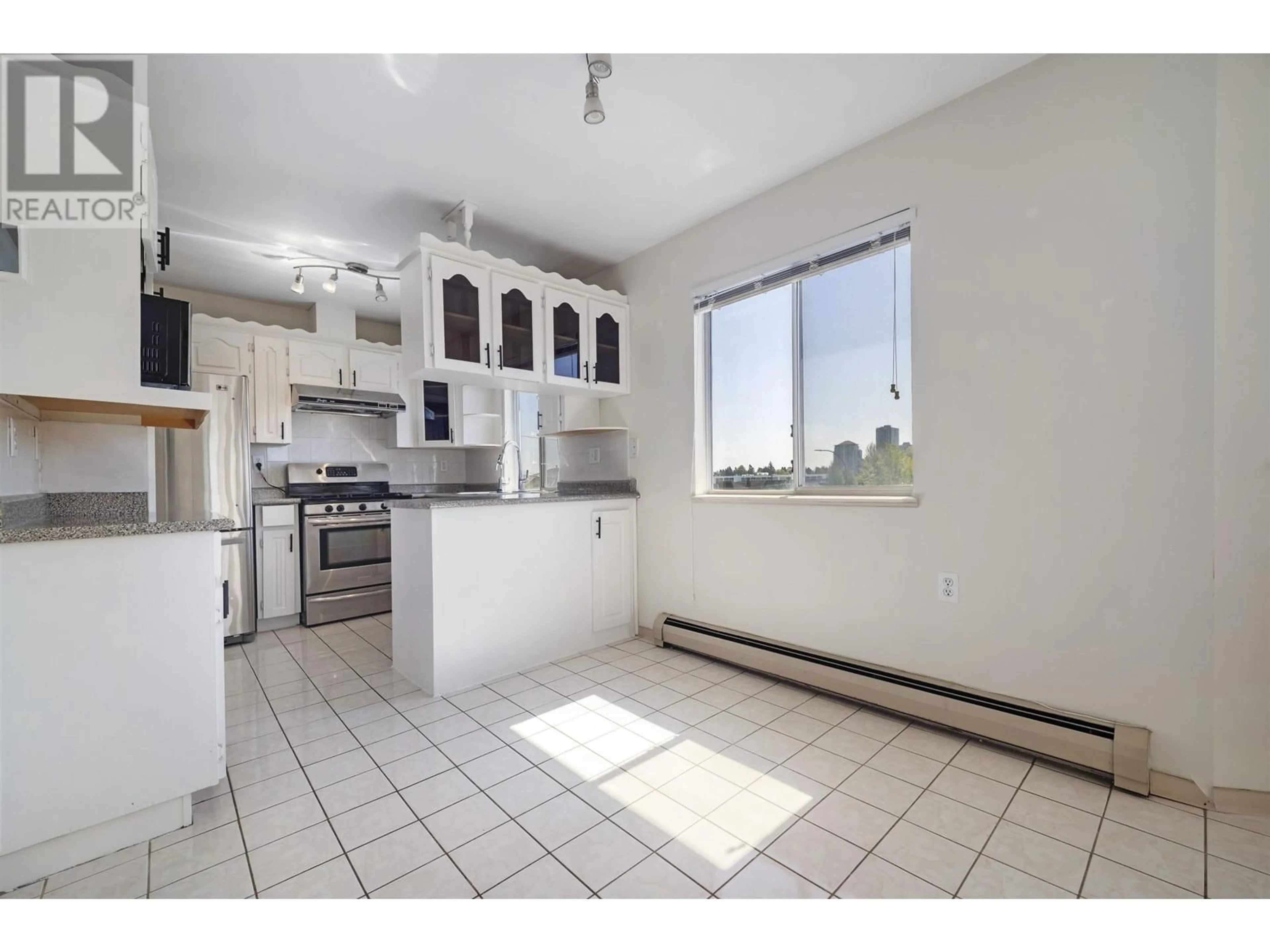 Standard kitchen, unknown for 7793 CANADA WAY, Burnaby British Columbia V3N3K4
