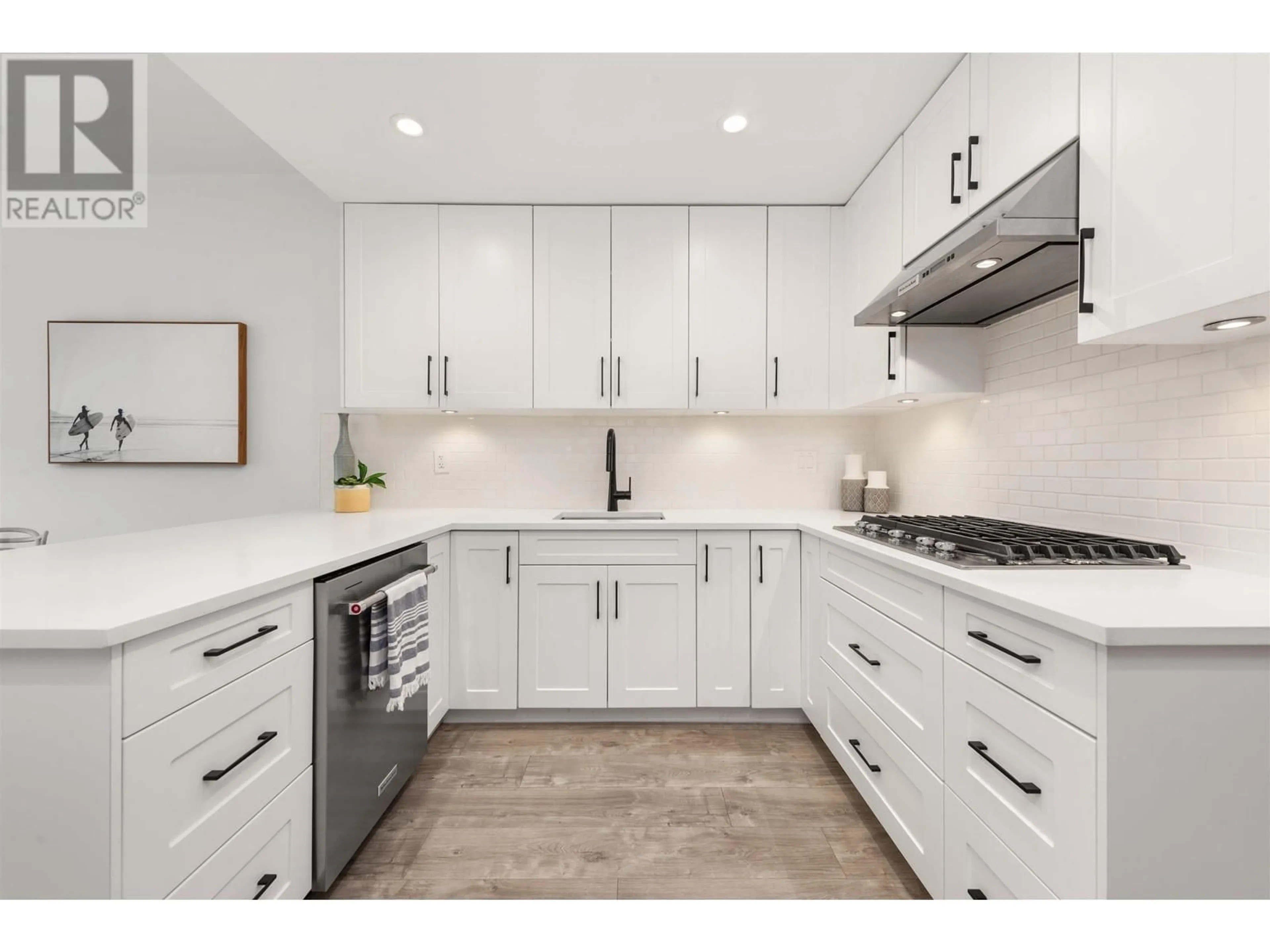 Contemporary kitchen, ceramic/tile floor for 11 - 3868 NORFOLK STREET, Burnaby British Columbia V5G1E5