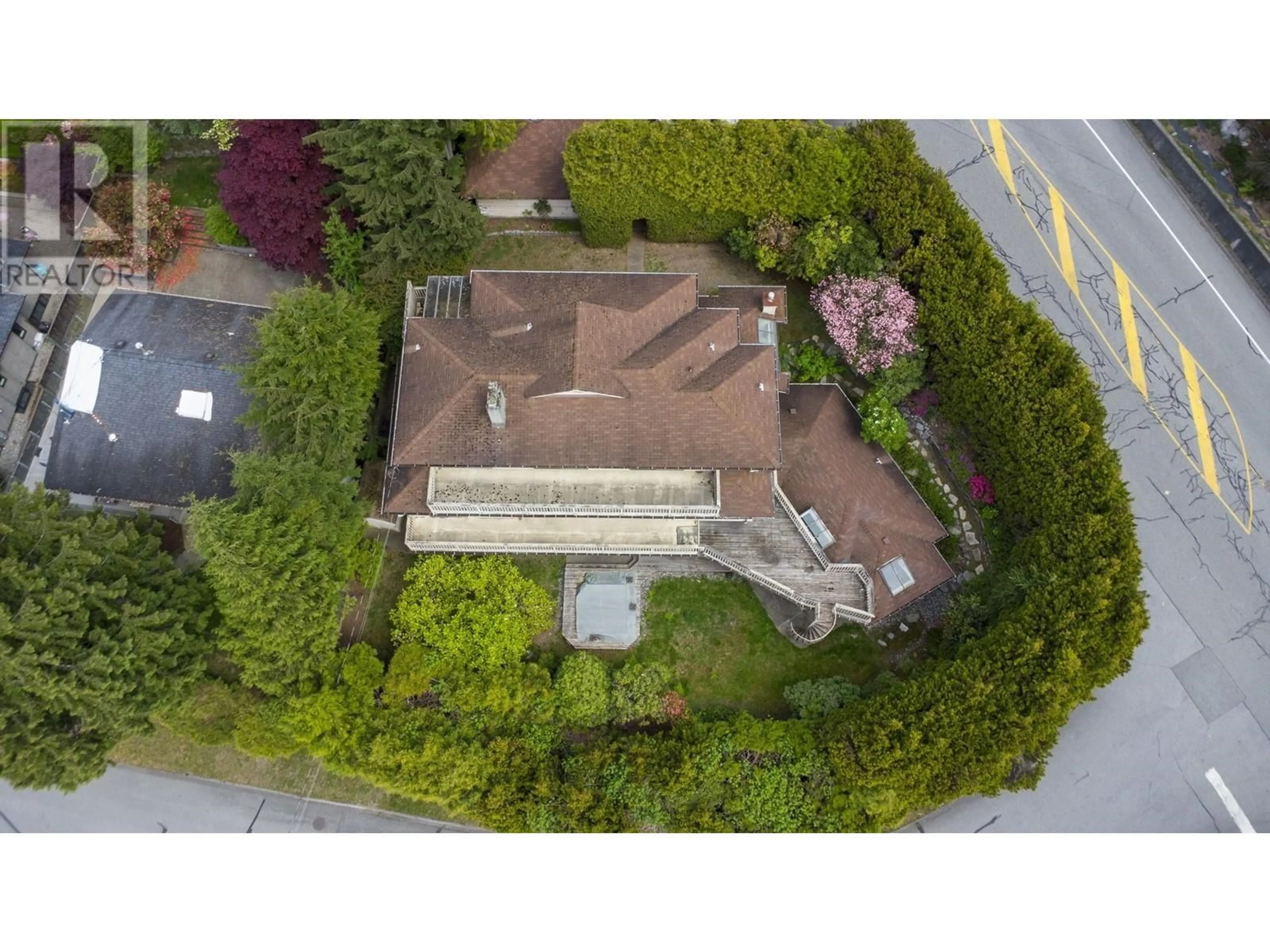 A pic from outside/outdoor area/front of a property/back of a property/a pic from drone, street for 4325 DELBROOK AVENUE, North Vancouver British Columbia V7N4A5