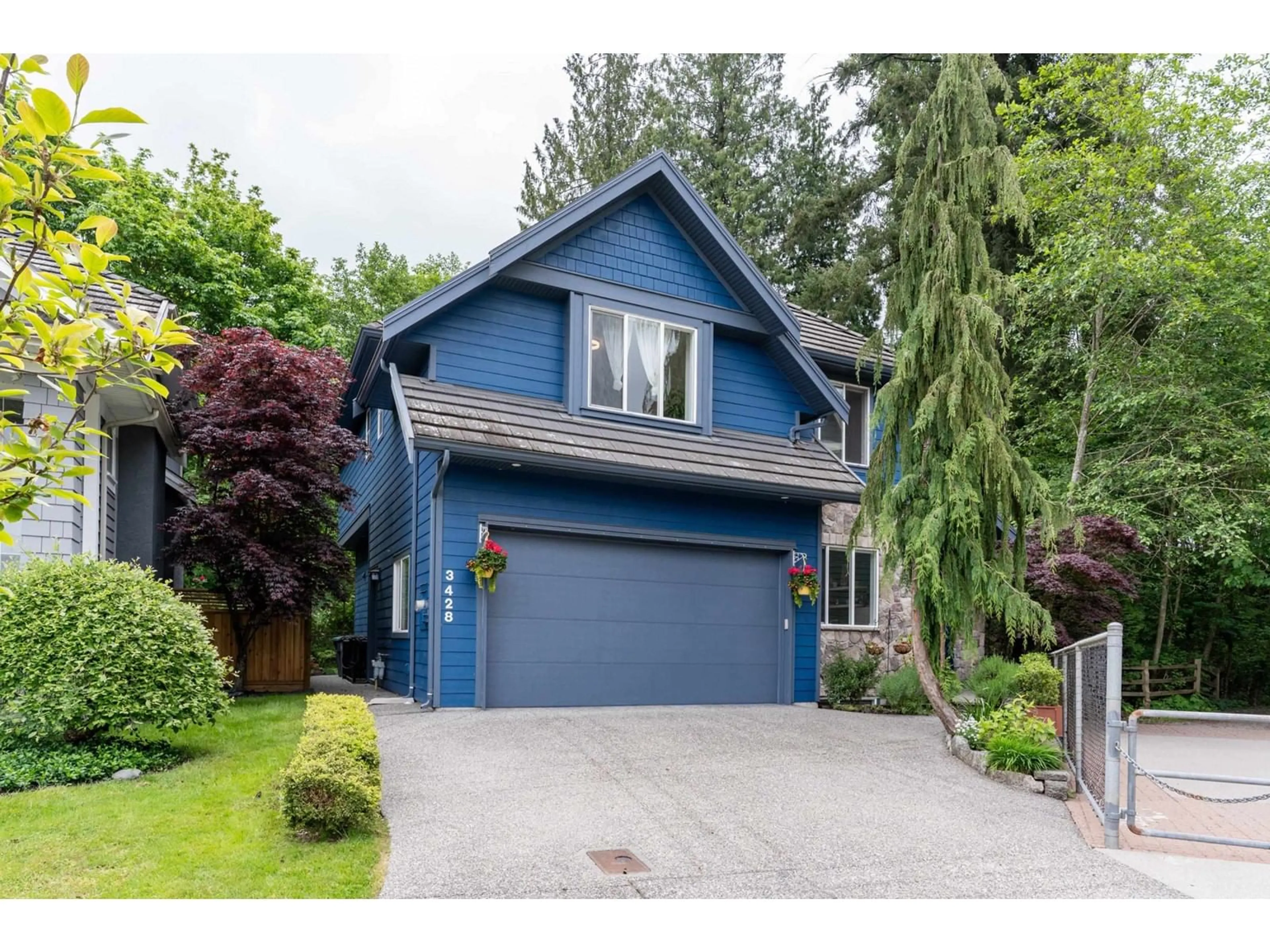 Home with vinyl exterior material, street for 3428 150B, Surrey British Columbia V3Z0Z3