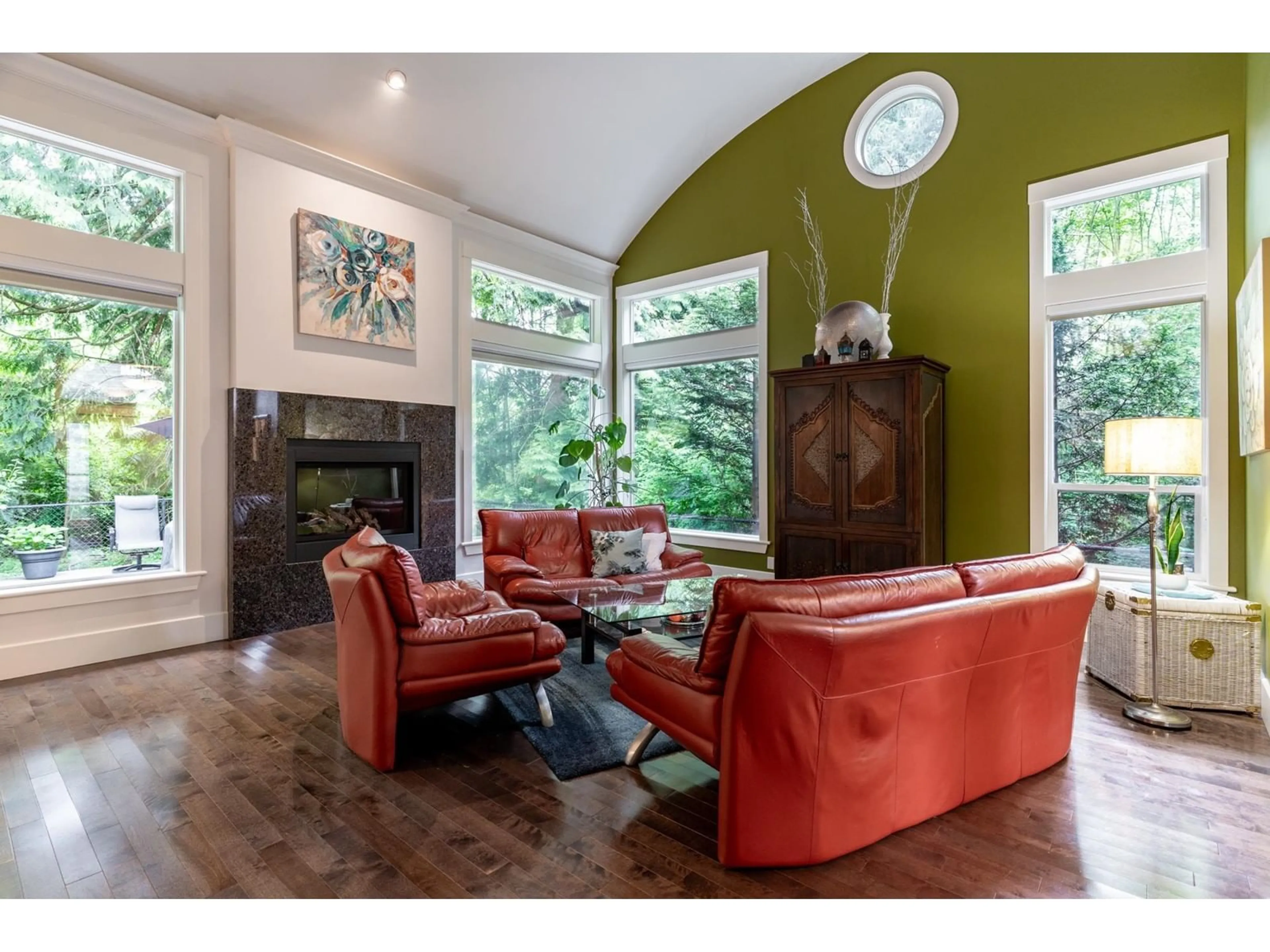 Living room with furniture, wood/laminate floor for 3428 150B, Surrey British Columbia V3Z0Z3