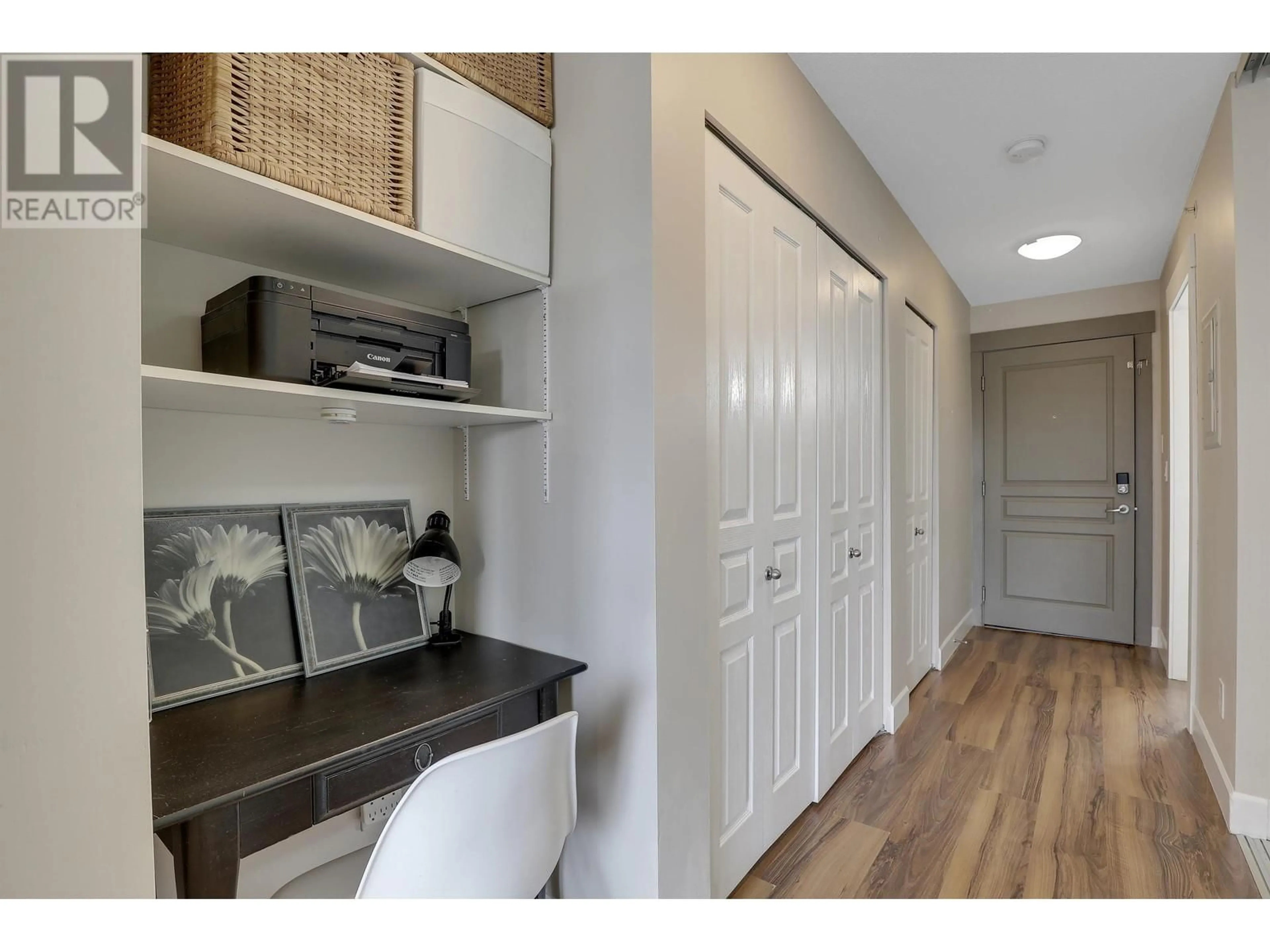 Indoor entryway for 408 - 12283 224TH STREET, Maple Ridge British Columbia V2X8Z3