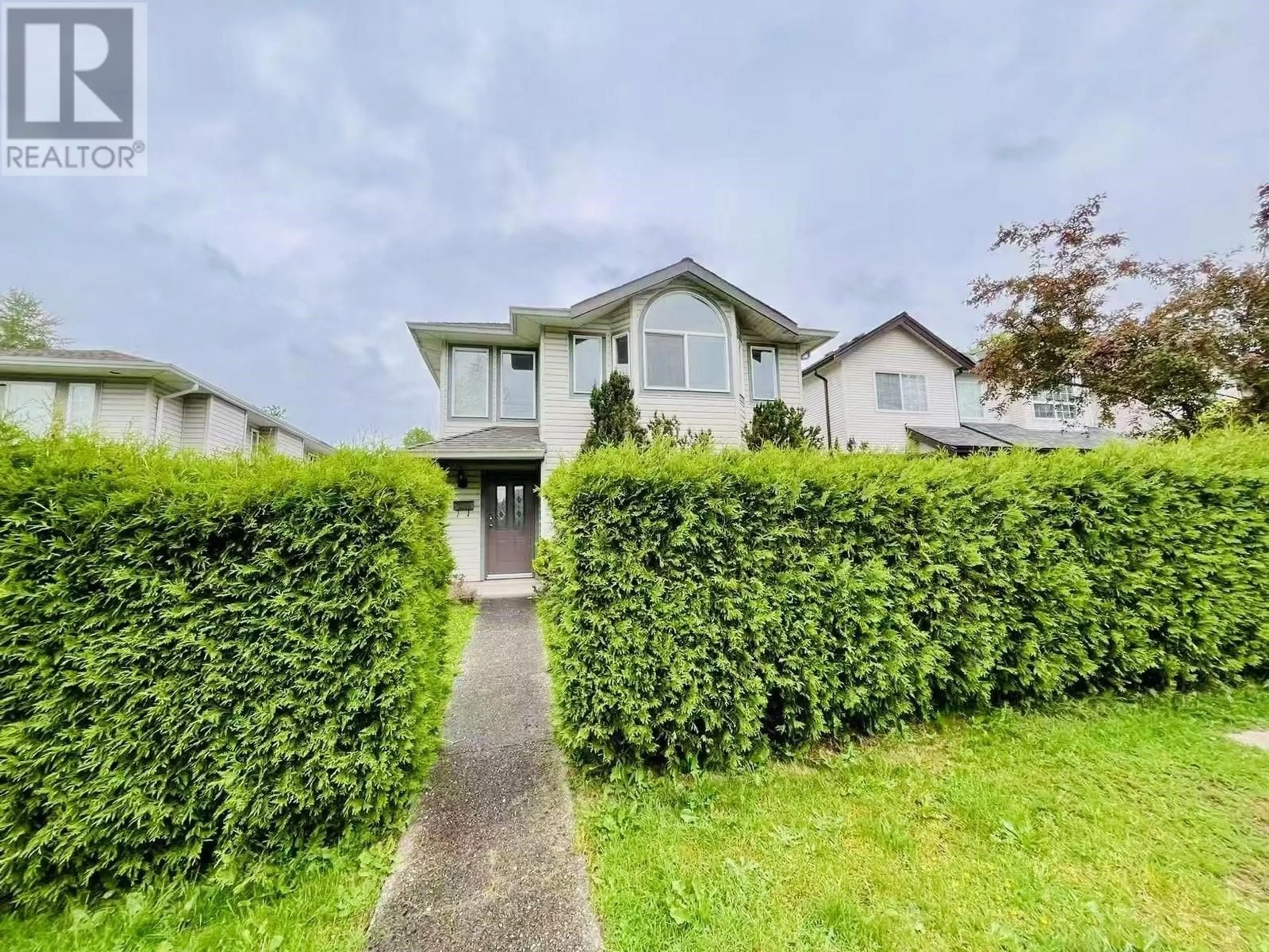 A pic from outside/outdoor area/front of a property/back of a property/a pic from drone, street for 12578 224 STREET, Maple Ridge British Columbia V2X6C1